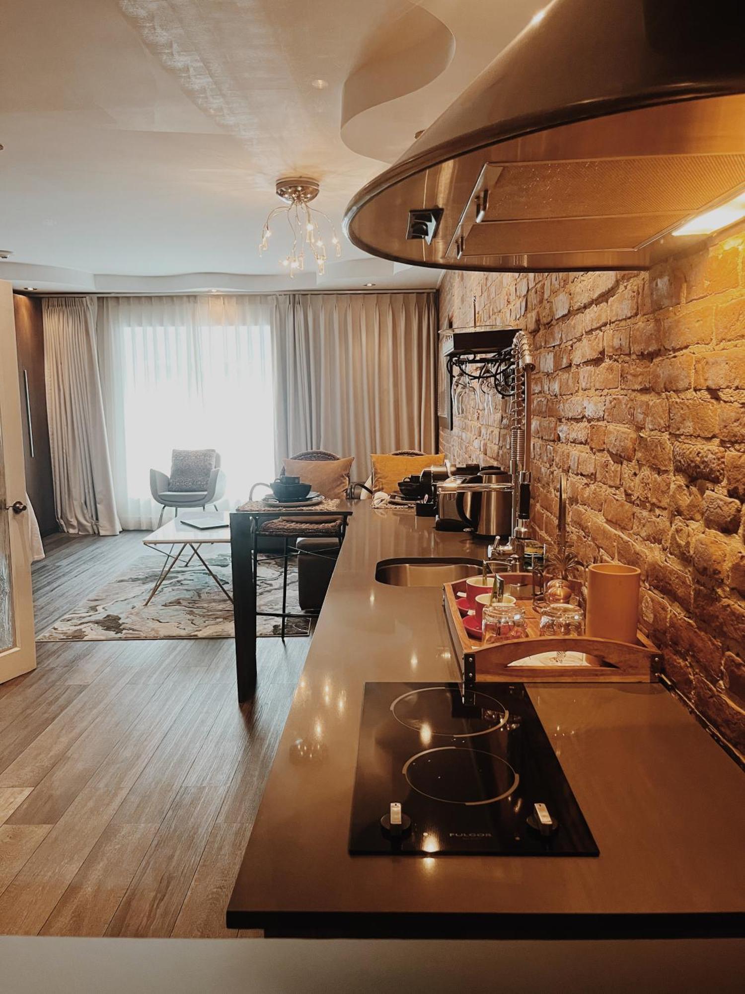 Deluxe Suite Spa Bath