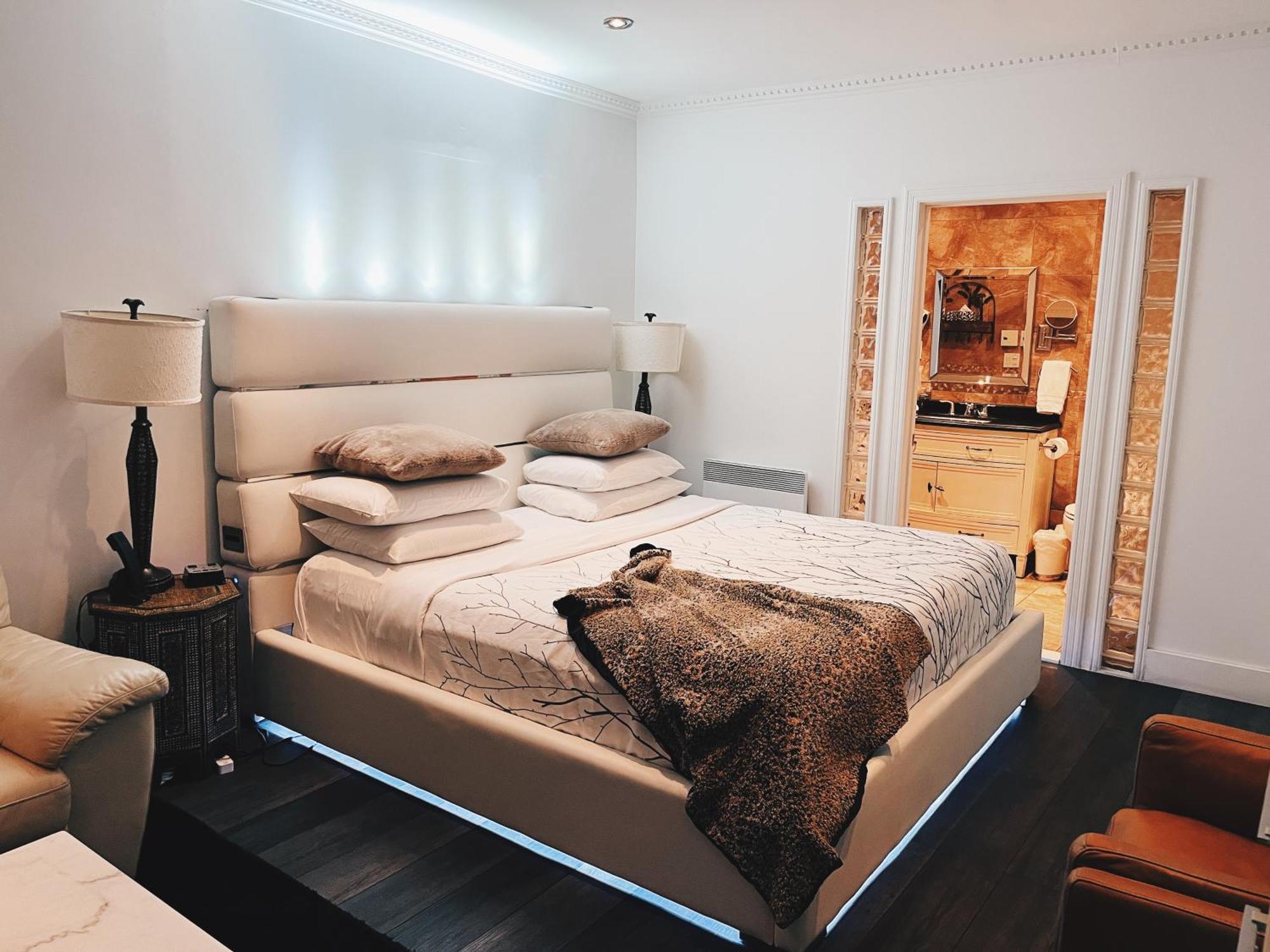Junior Suite One King Bed