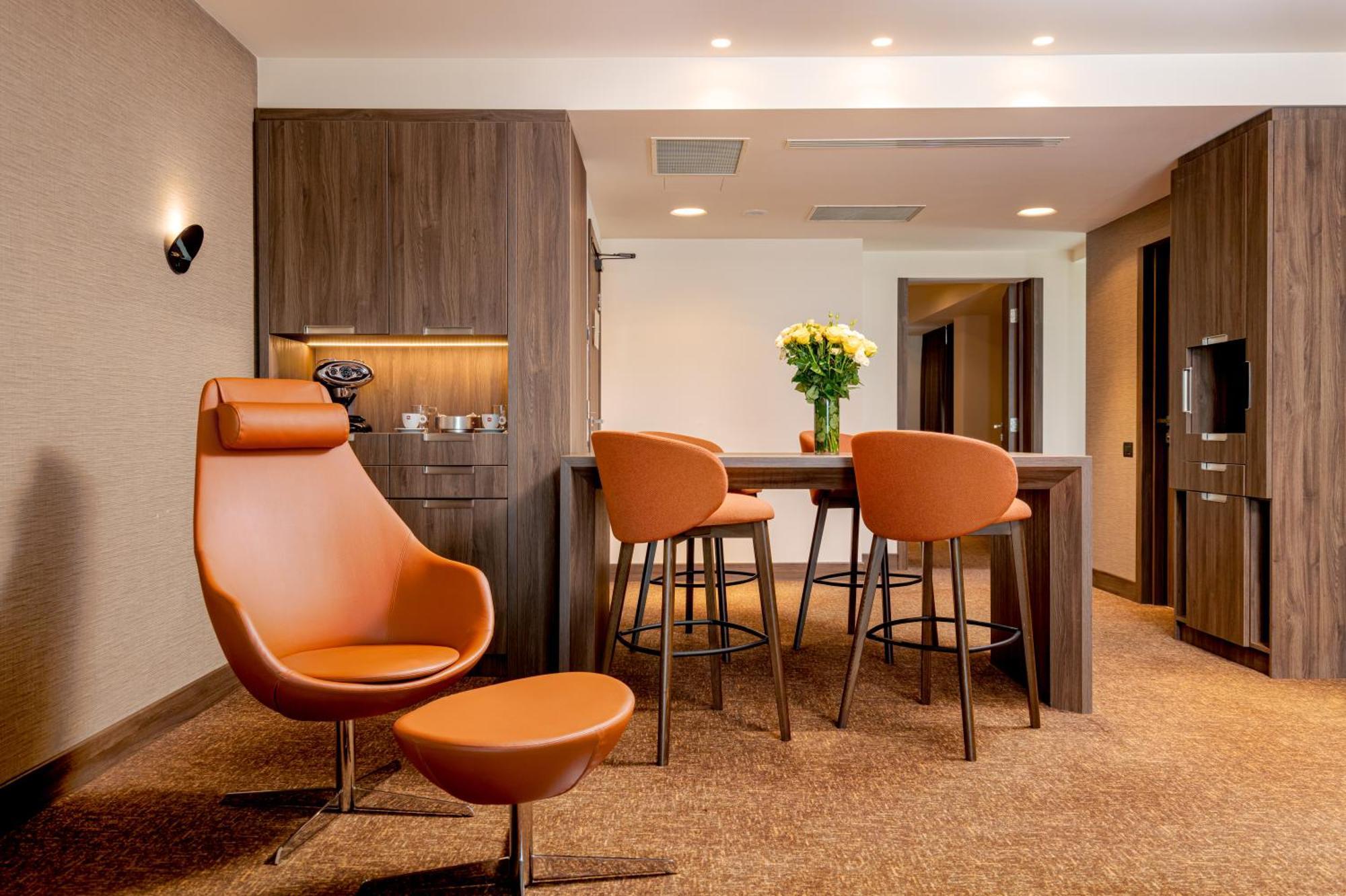 Lifestyle Suite pool access