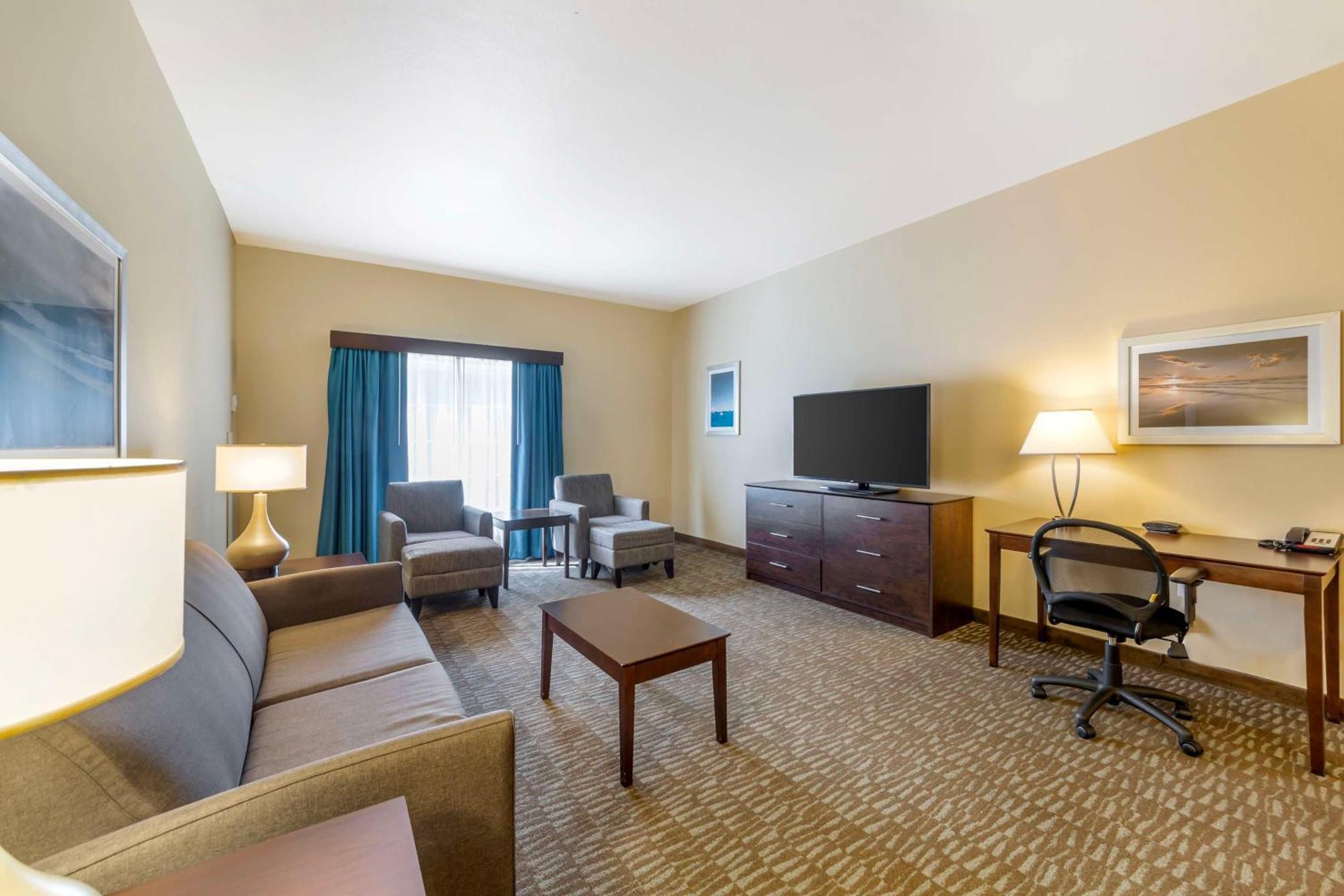 Queen Suite with 2 Queen Beds,1595414656:JPEG