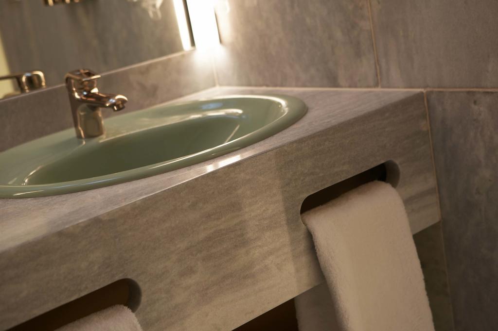 Twin Room Bath