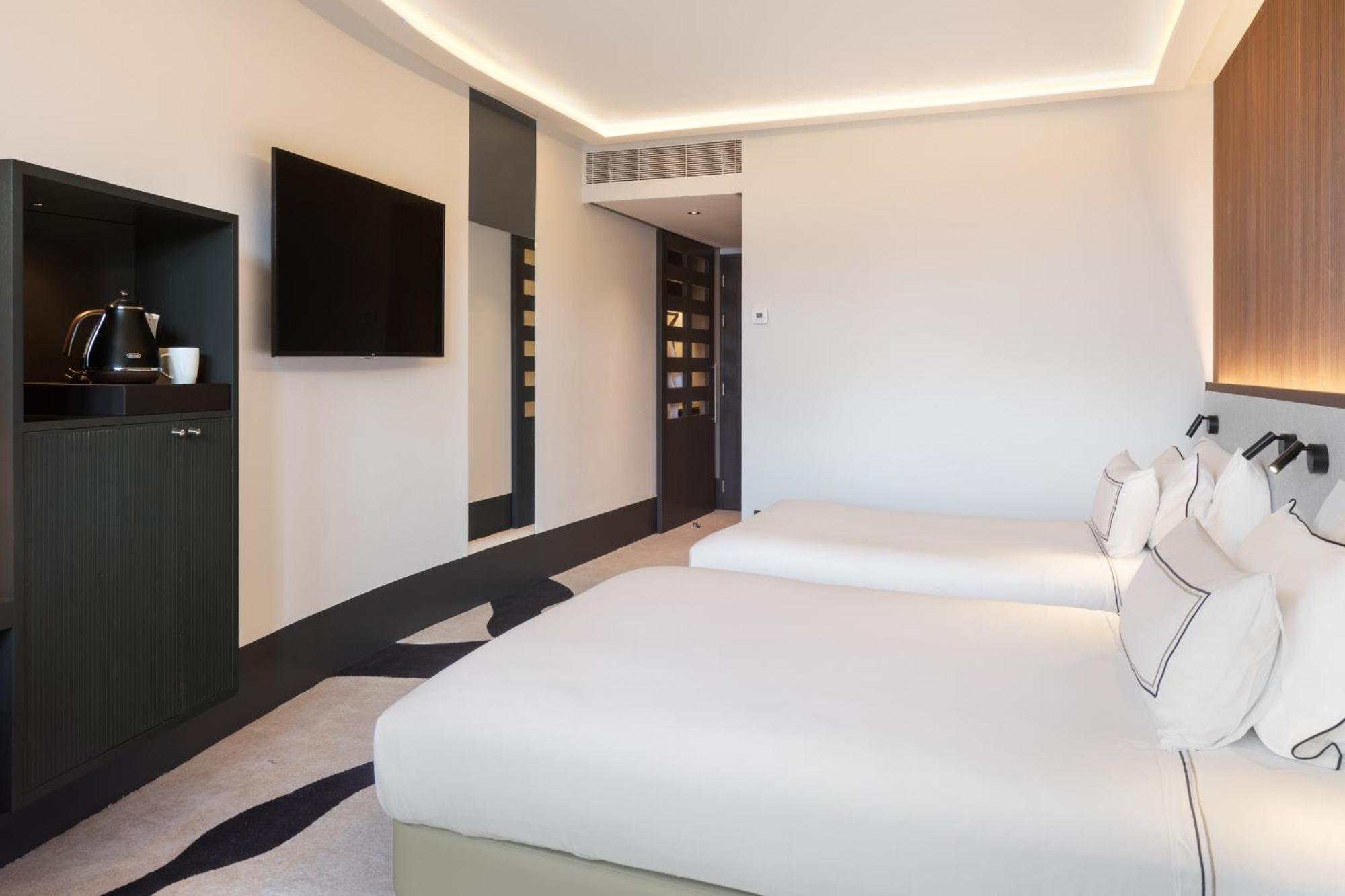 Family Room,1661633946:JPEG