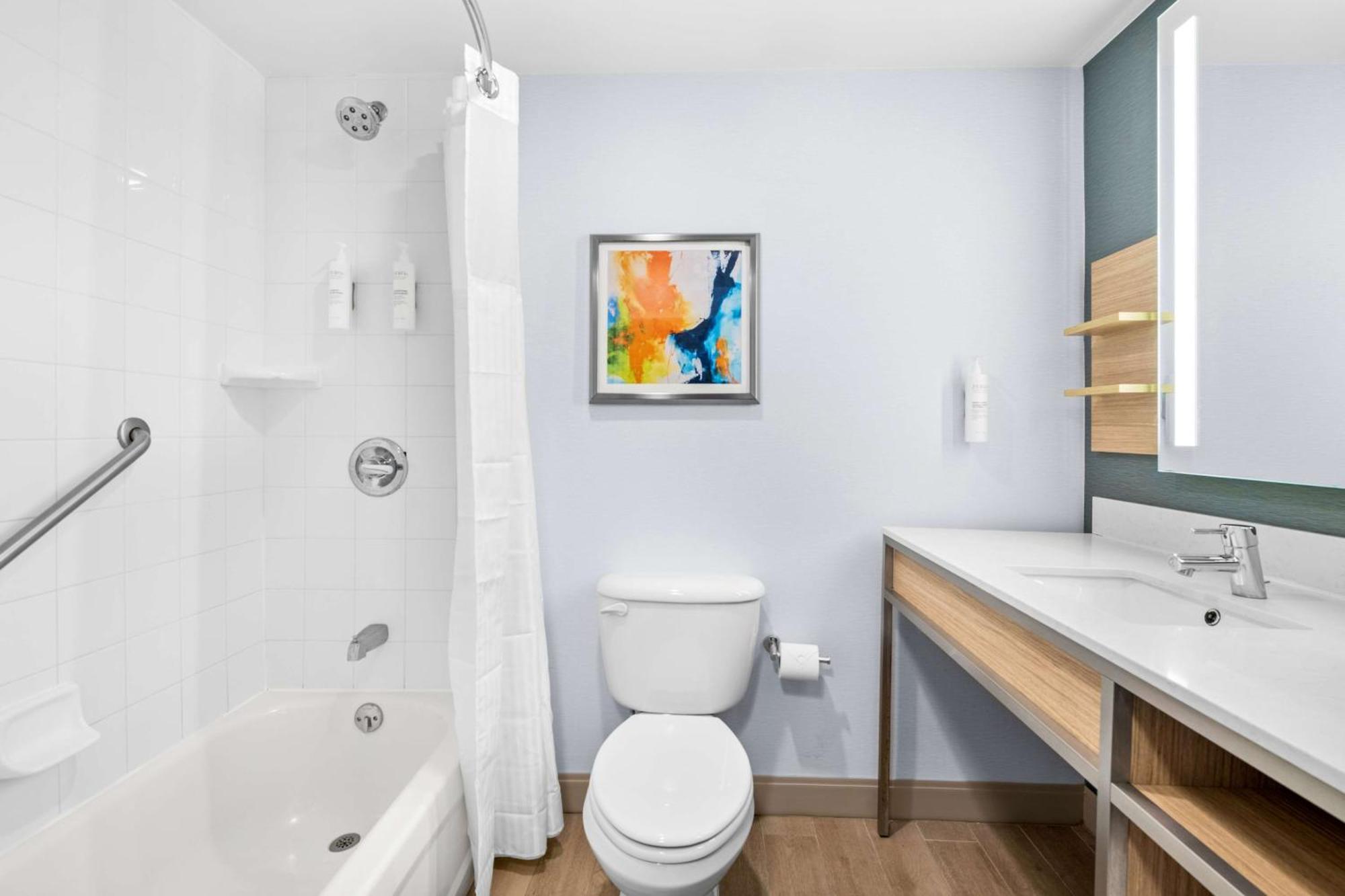 King Room,1596027726:JPEG