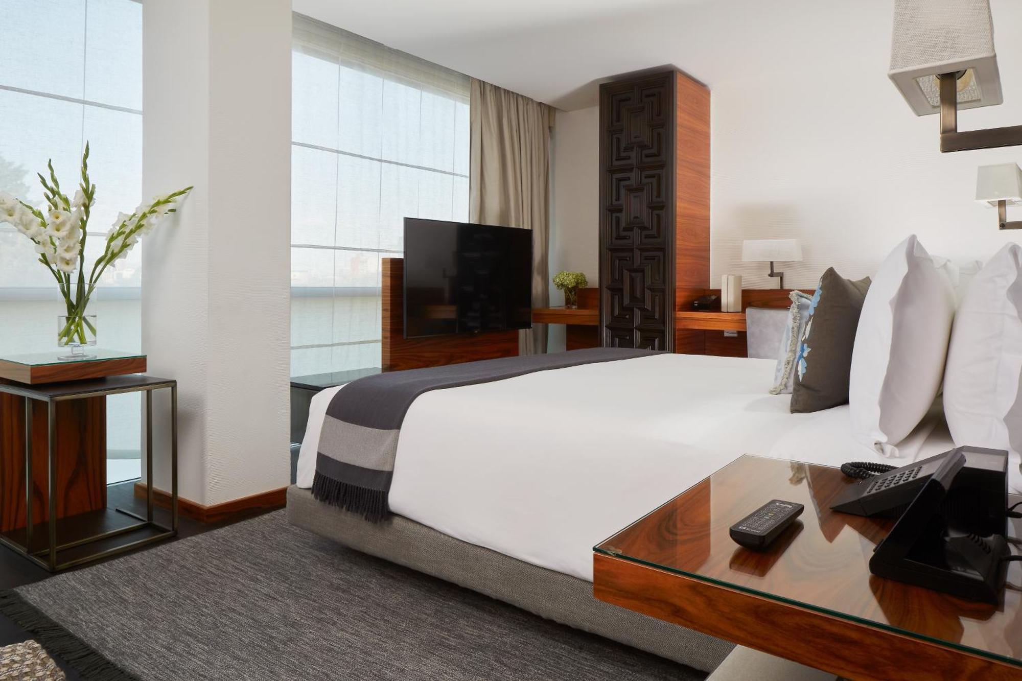 Deluxe Room King Bed Guest room 1 King