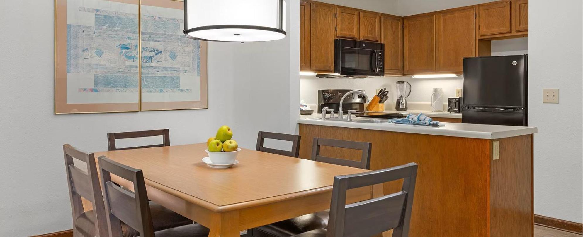 Two-Bedroom Suite,1596806853:JPEG
