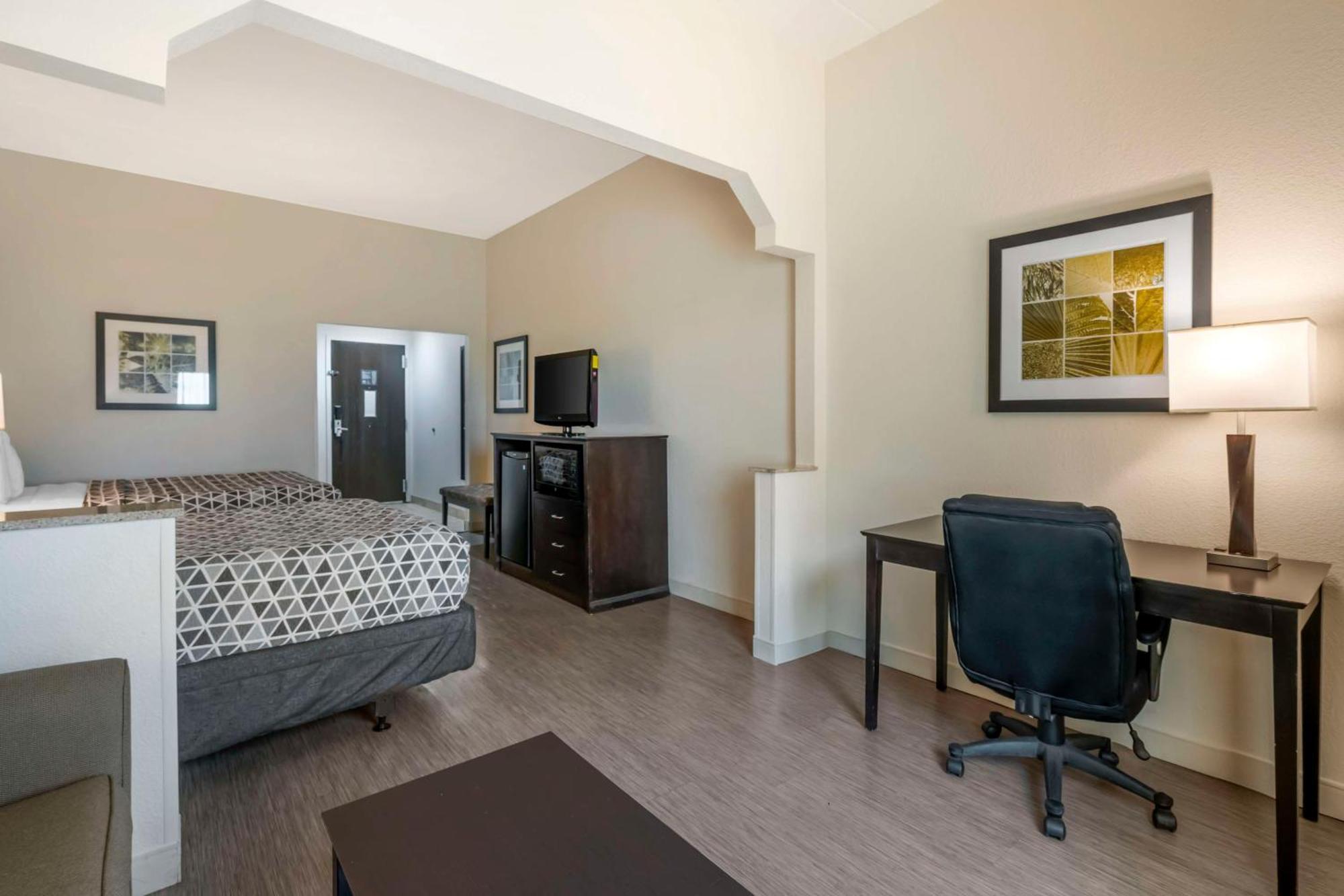 Suite with Two Double Beds - Non-Smoking,1596865509:JPEG