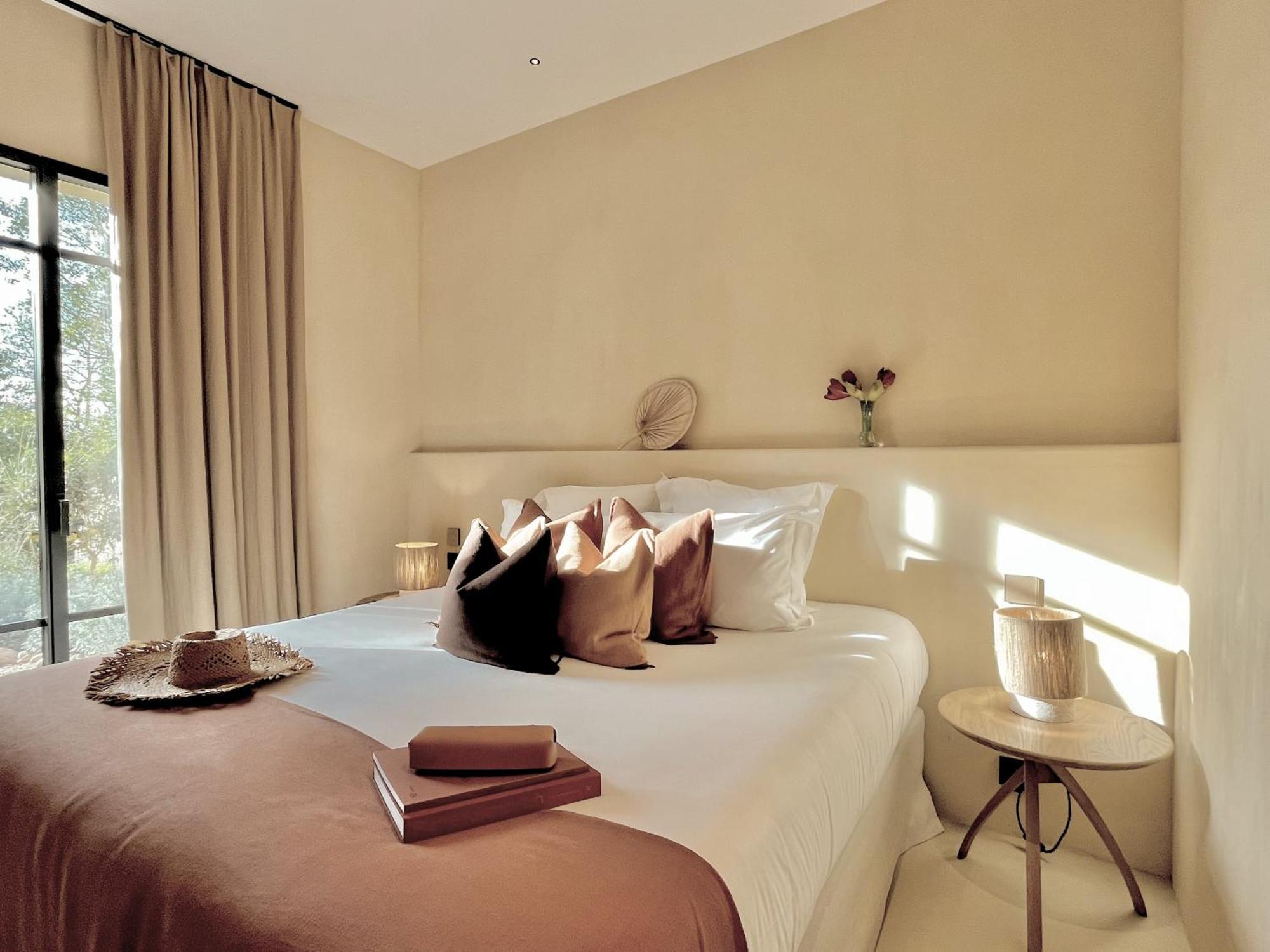 Junior Suite with Garden View,1596871741:JPEG