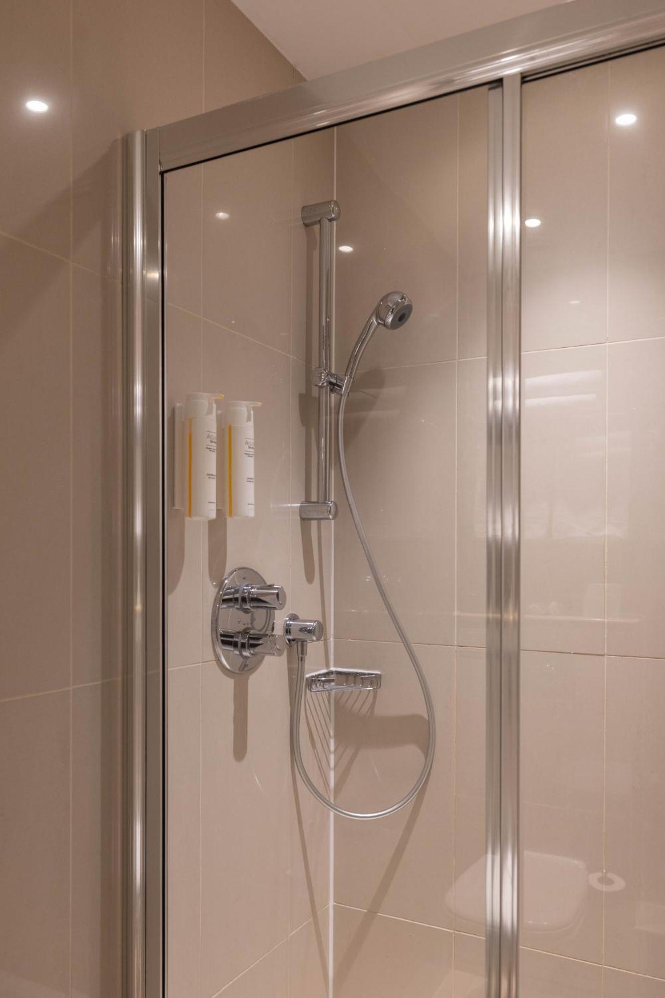 Quadruple Room,1597541629:JPEG