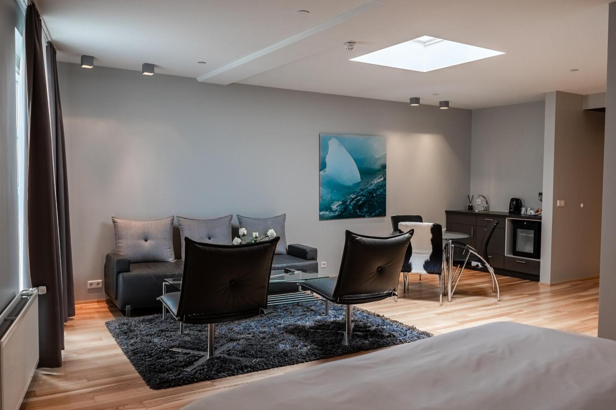 Junior Suite,1598394051:JPEG