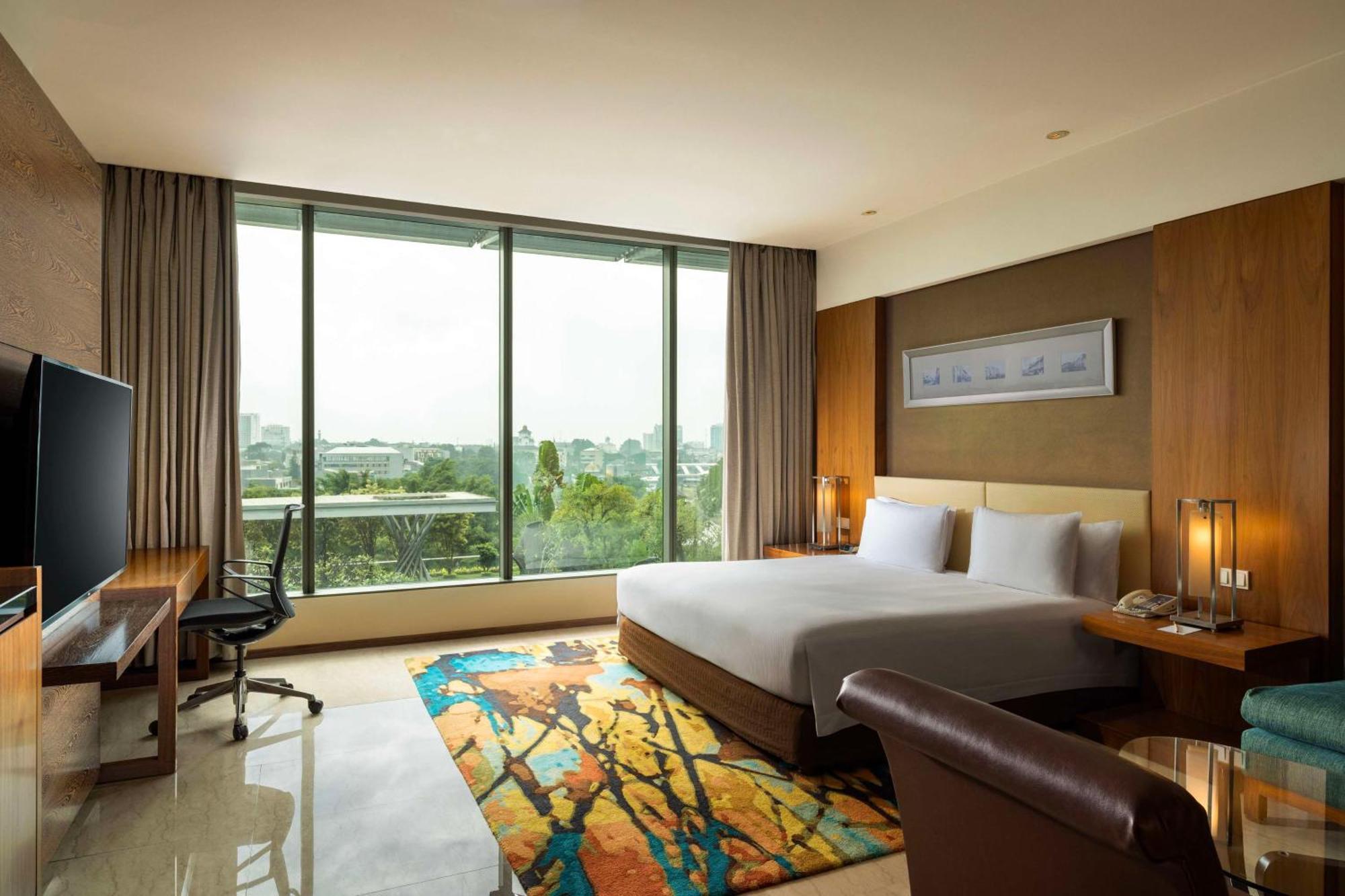 Deluxe King Room Panoramic View