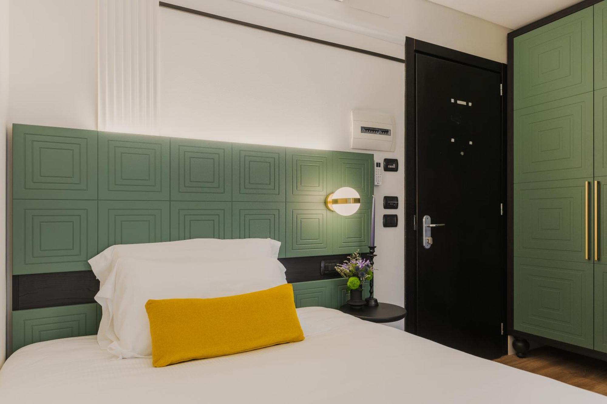 Small Double Room,1598889687:JPEG
