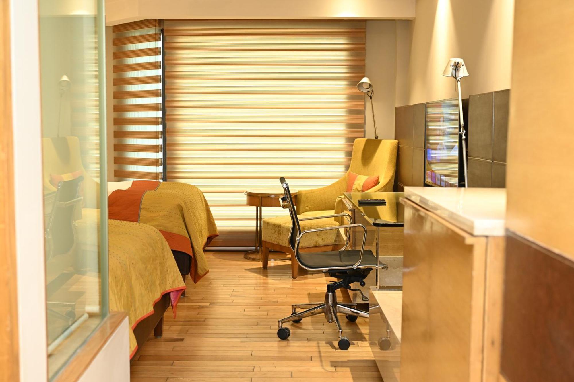 Premier Twin Room on Food & soft beverages Laundry & Spa