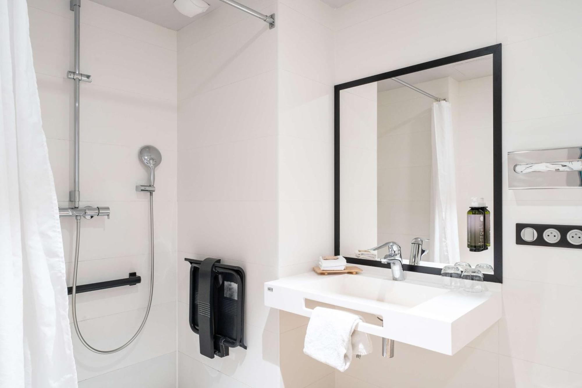 Executive Queen Room,1599639176:JPEG