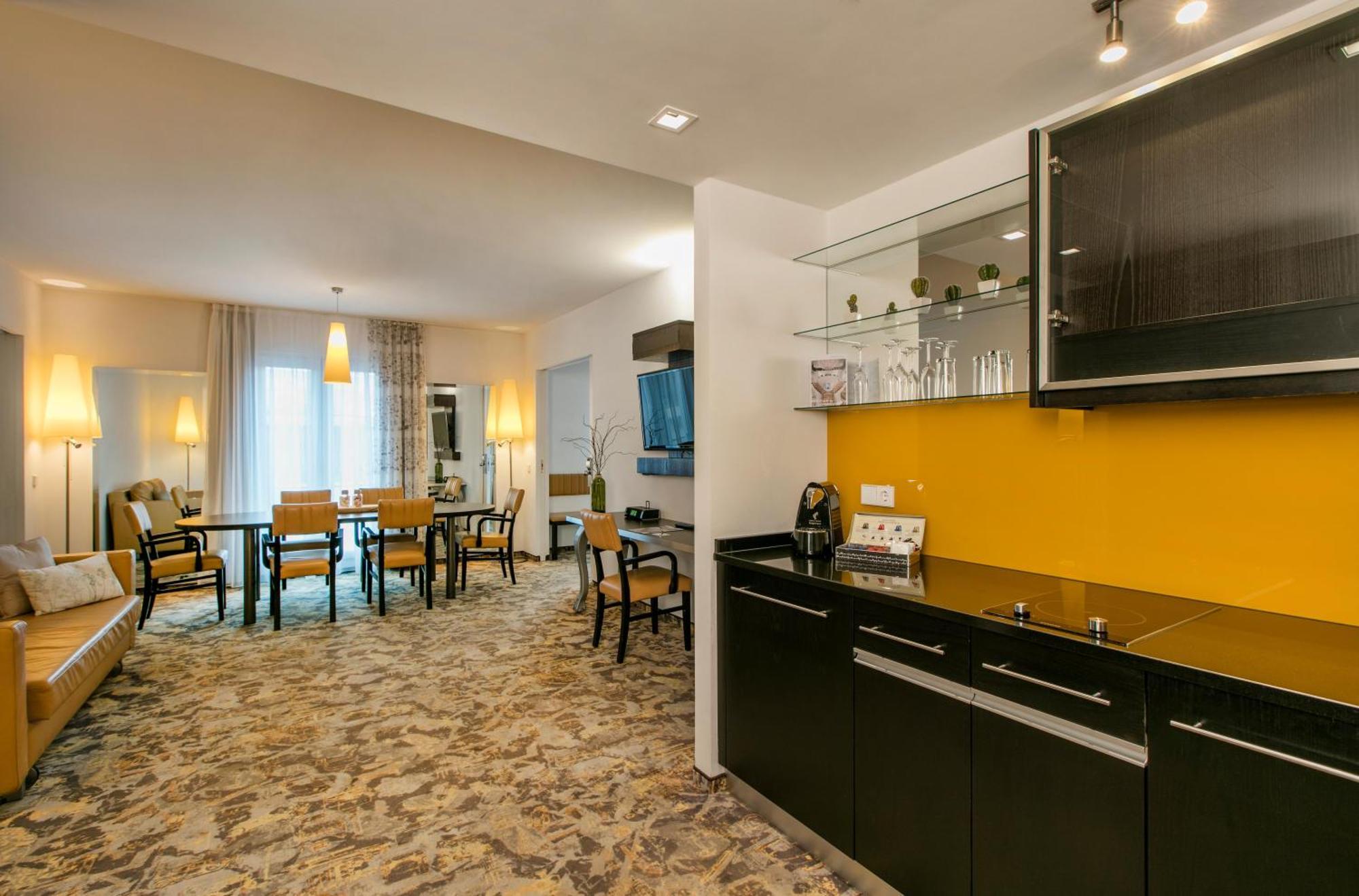 Two-Bedroom Apartment,1599641897:JPEG