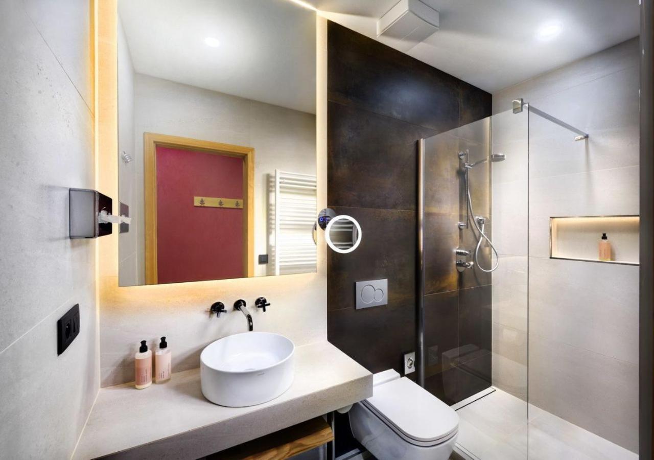 One-Bedroom Apartment,1599644351:JPEG