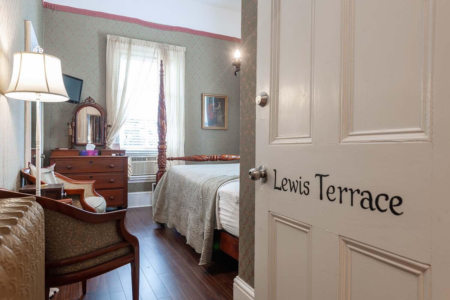 Queen Room,1600168184:JPEG