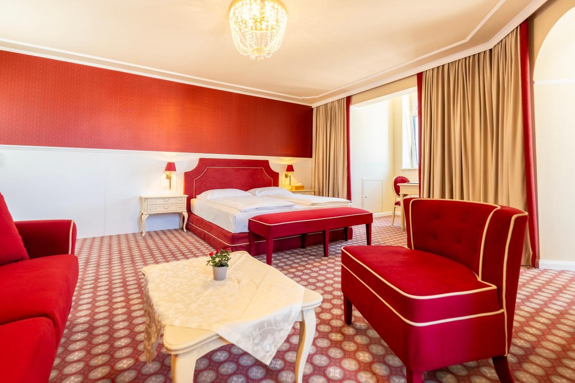 Deluxe Suite