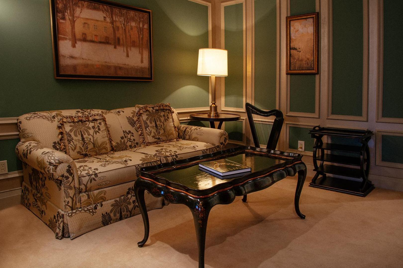 Yorkville Suite