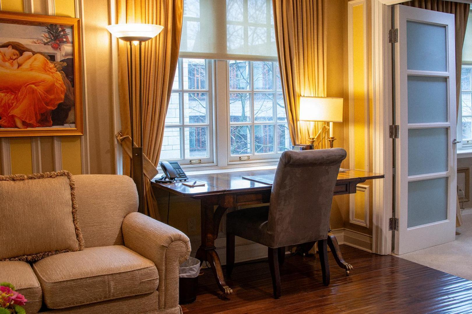 Corner One-Bedroom Suite