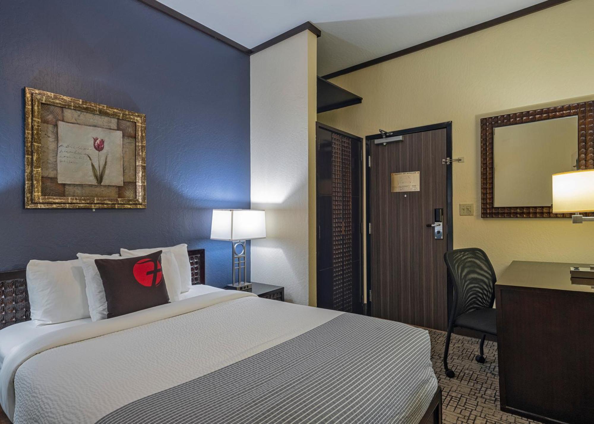 Standard Queen Room