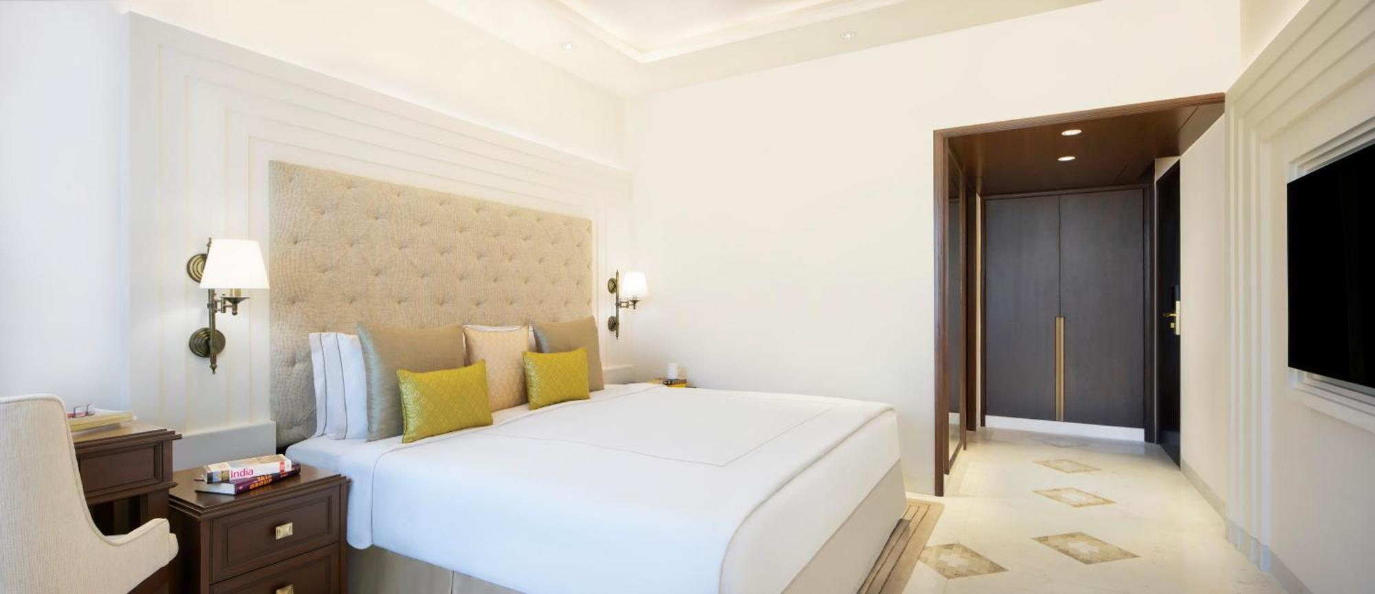 Superior Room City View King Bed