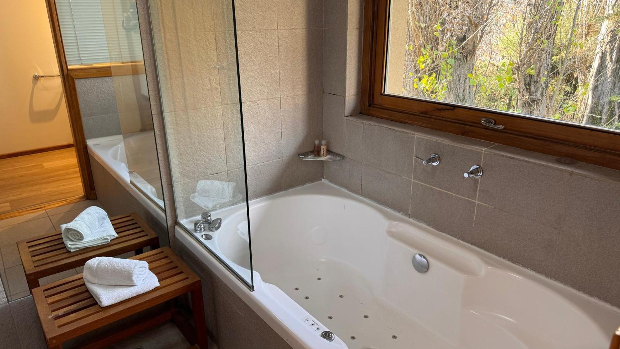 Superior One-Bedroom Suite,1602953219:JPEG