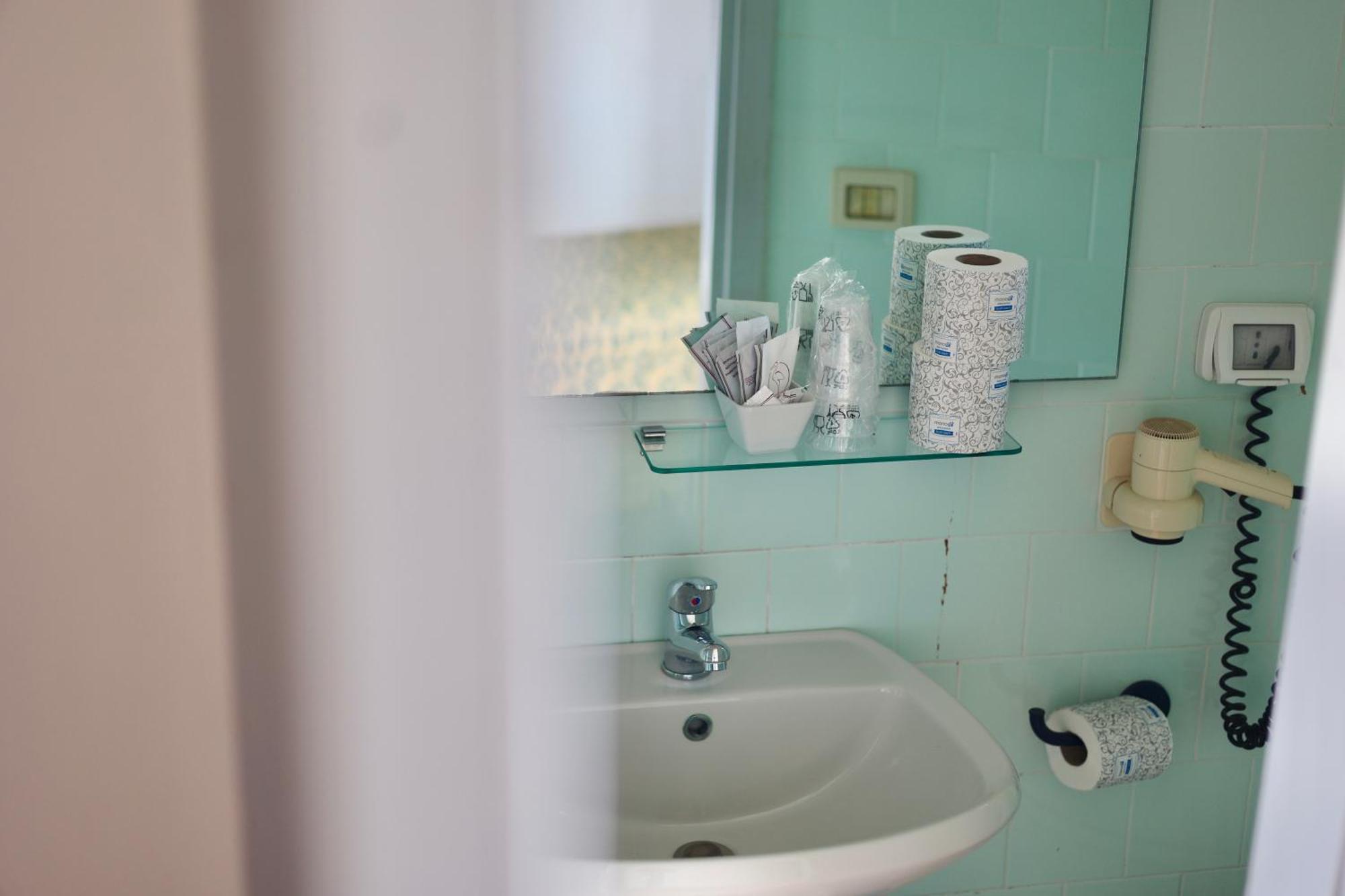 Standard Single Room,1602958668:JPEG