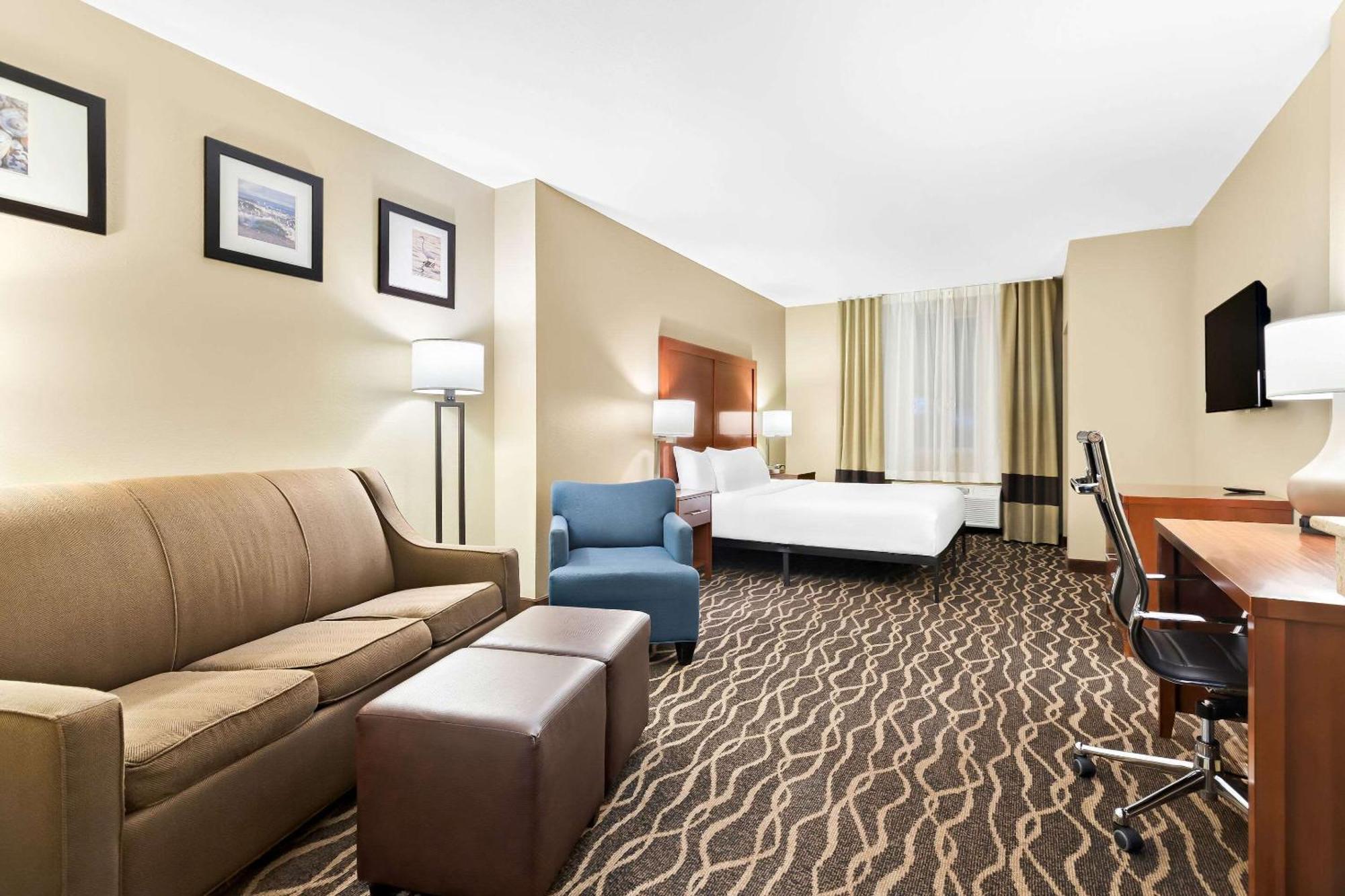 King Suite Accessible or non smoking first floor or Roll Shower