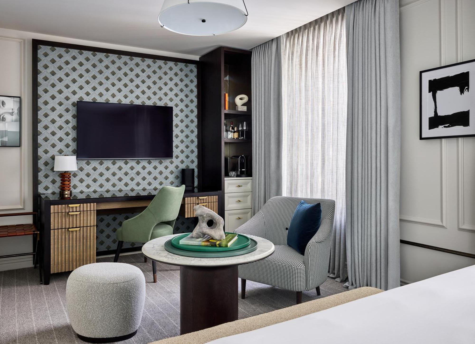 Superior King Room
