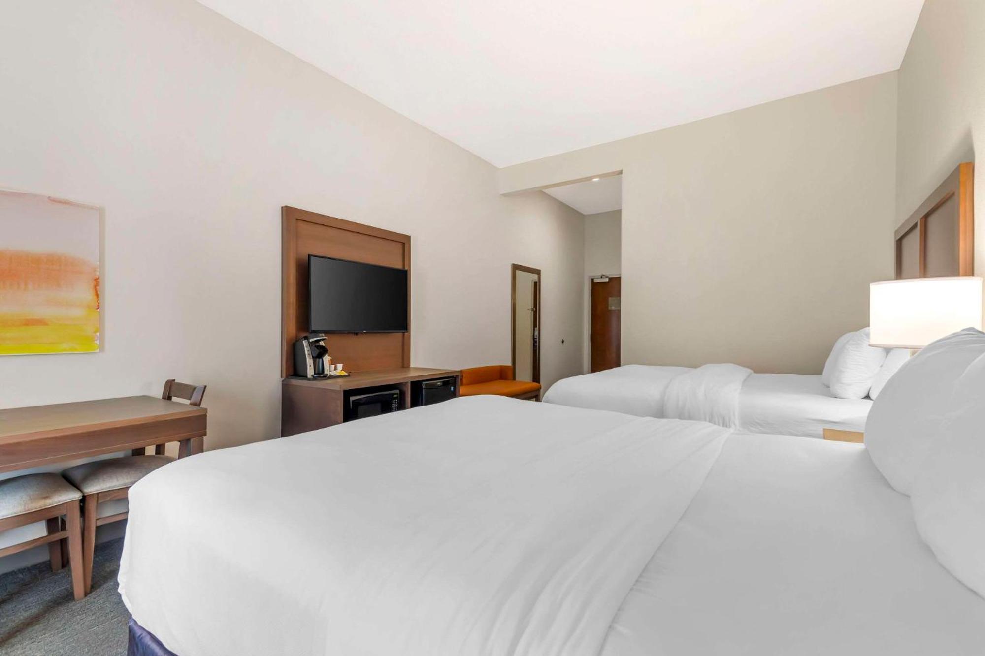 Standard Queen Room Two Queen Beds Non Smoking