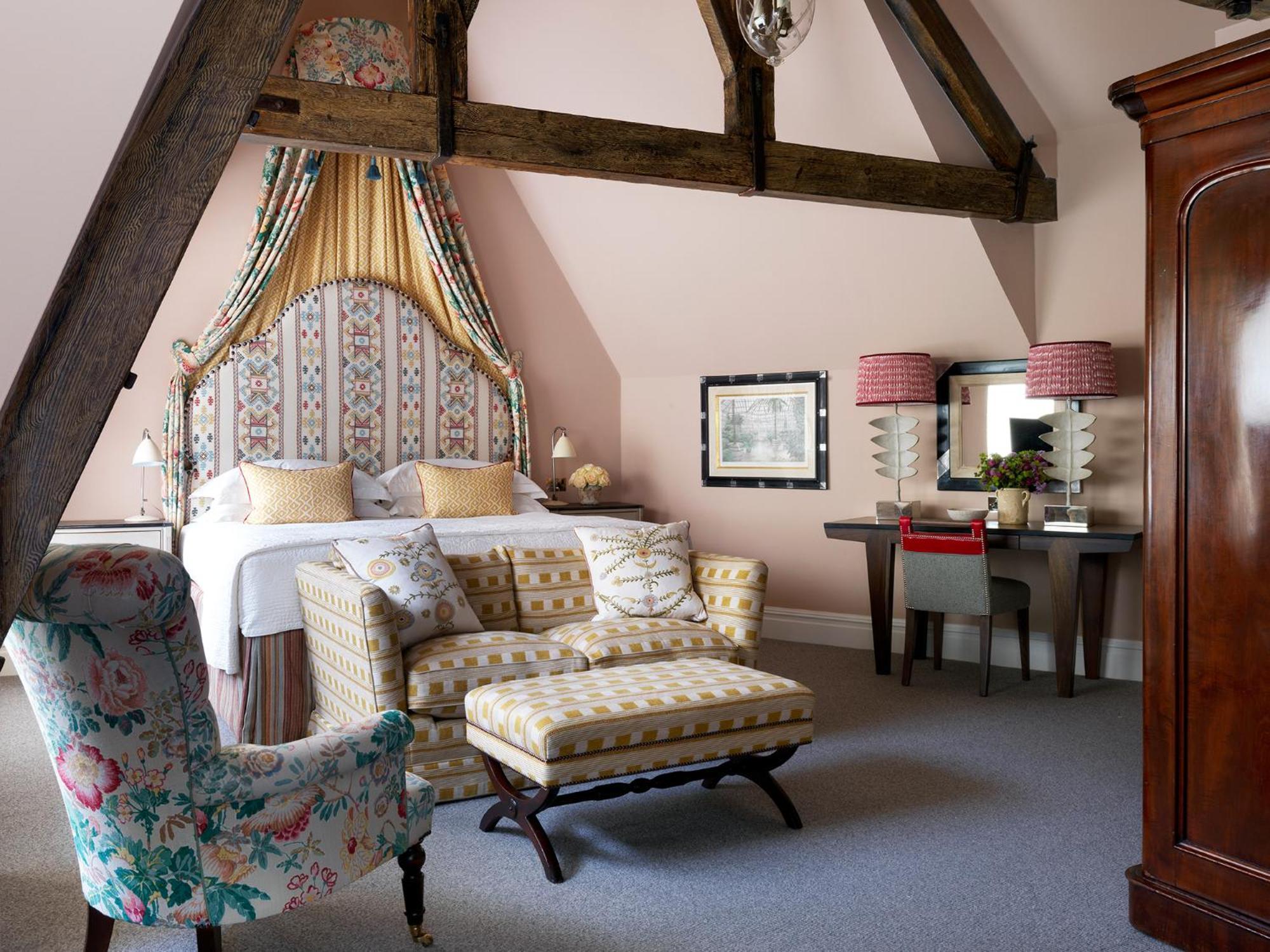 Junior Suite - Attic,1709777784:JPEG