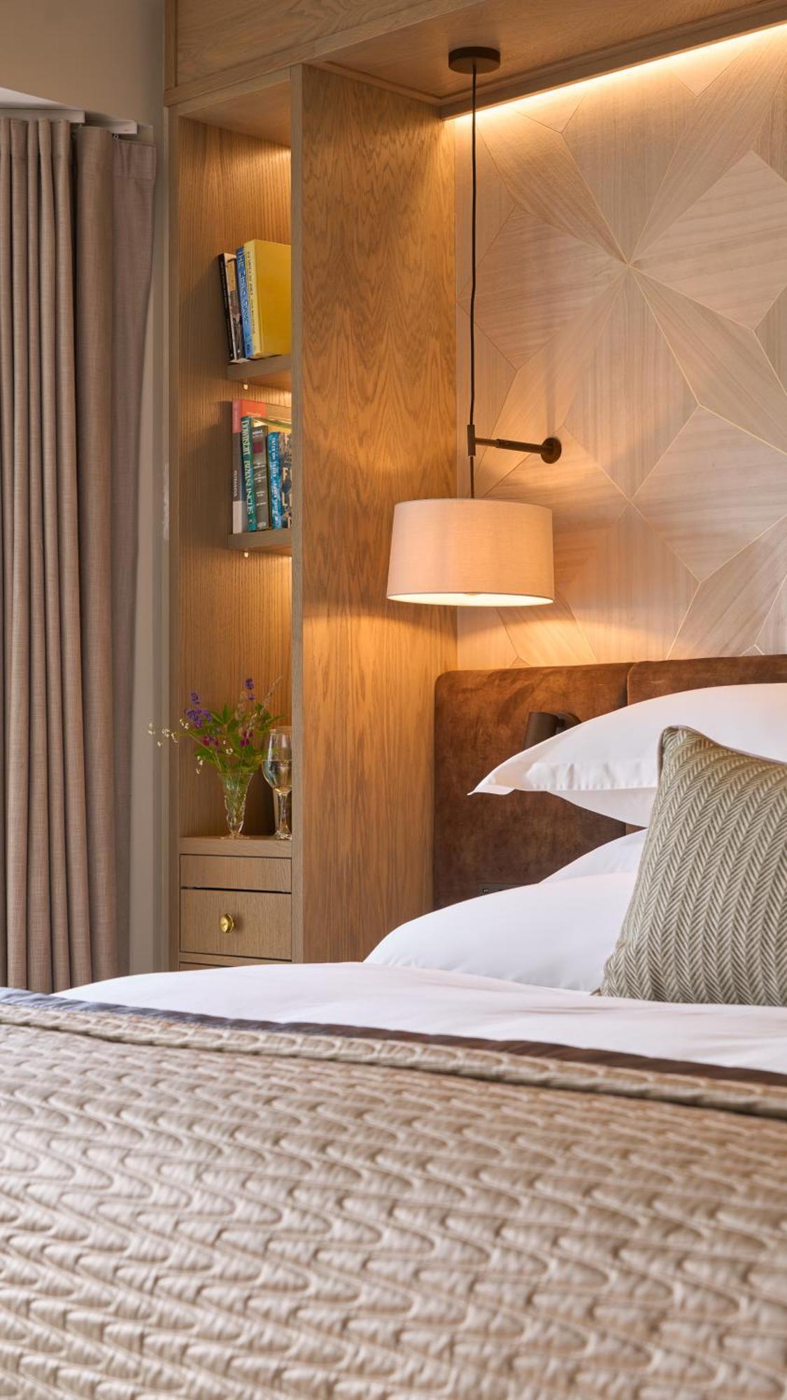 Luxury King Room