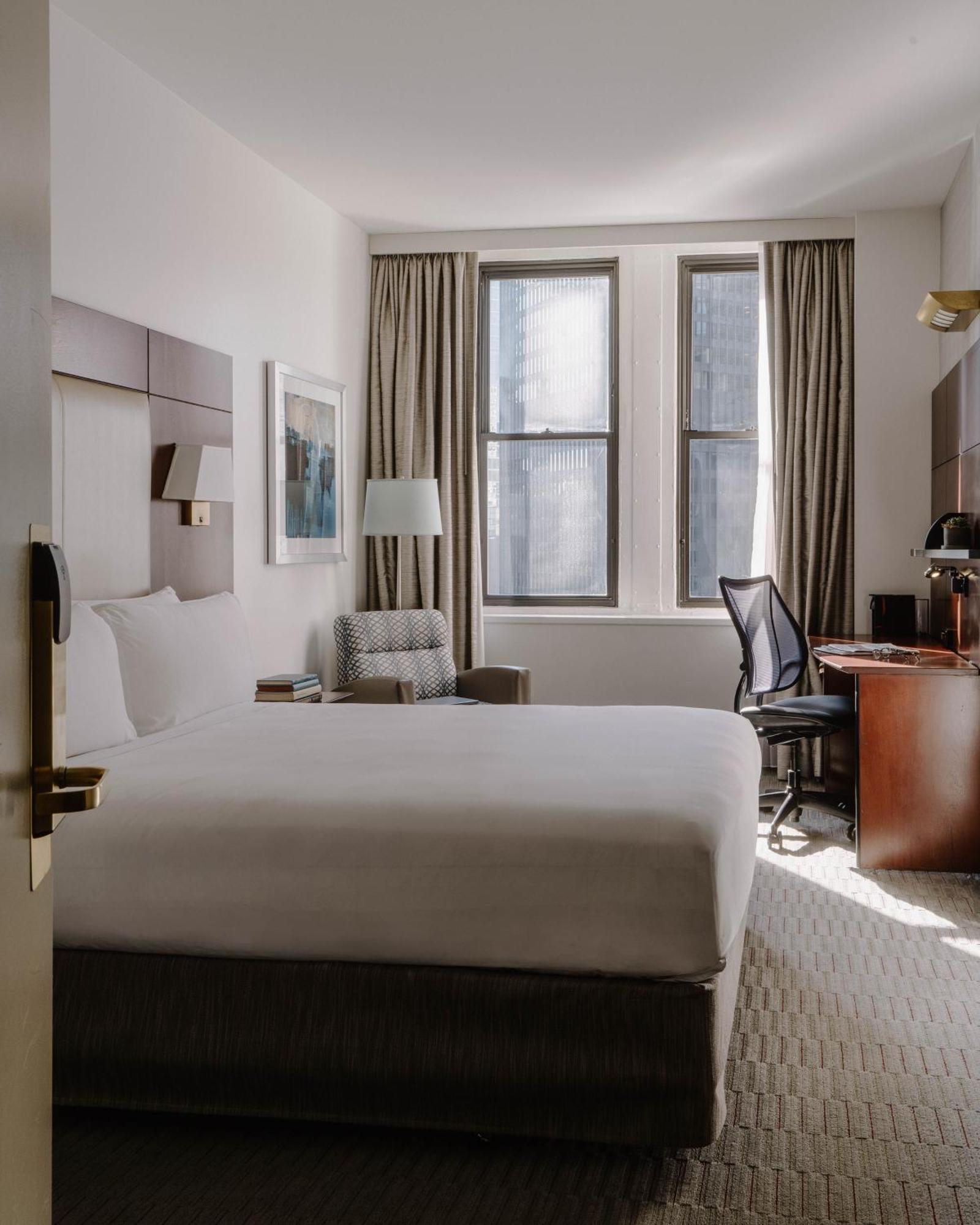 Standard Queen Room