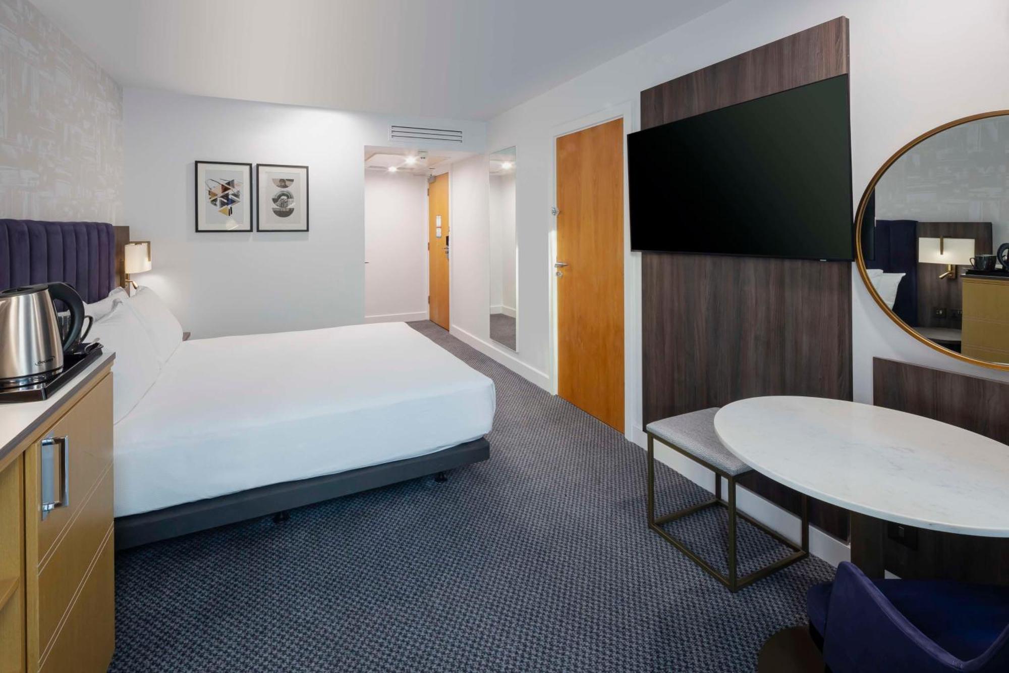 King Room Mobility Access