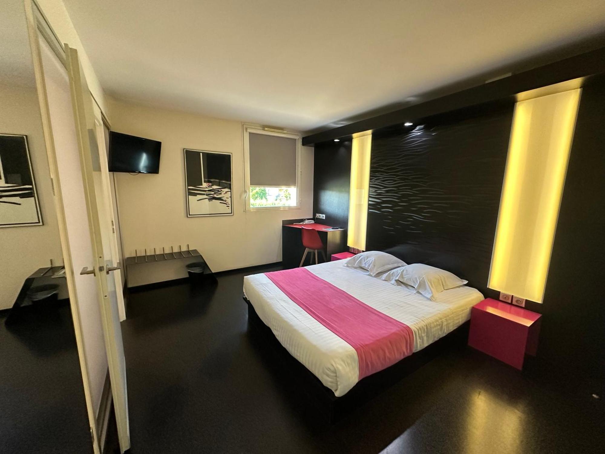 Double Room,1604092365:JPEG