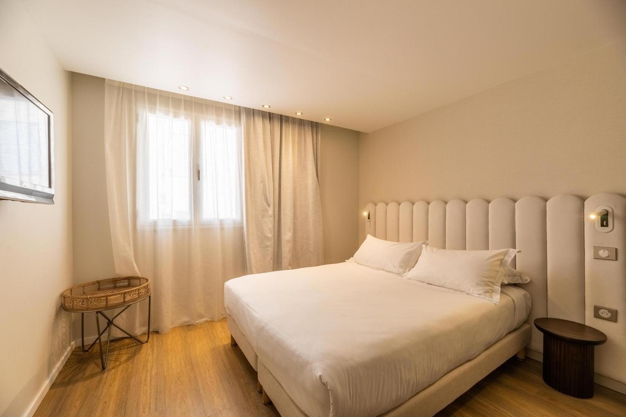 Double Room "Côté sud city view"