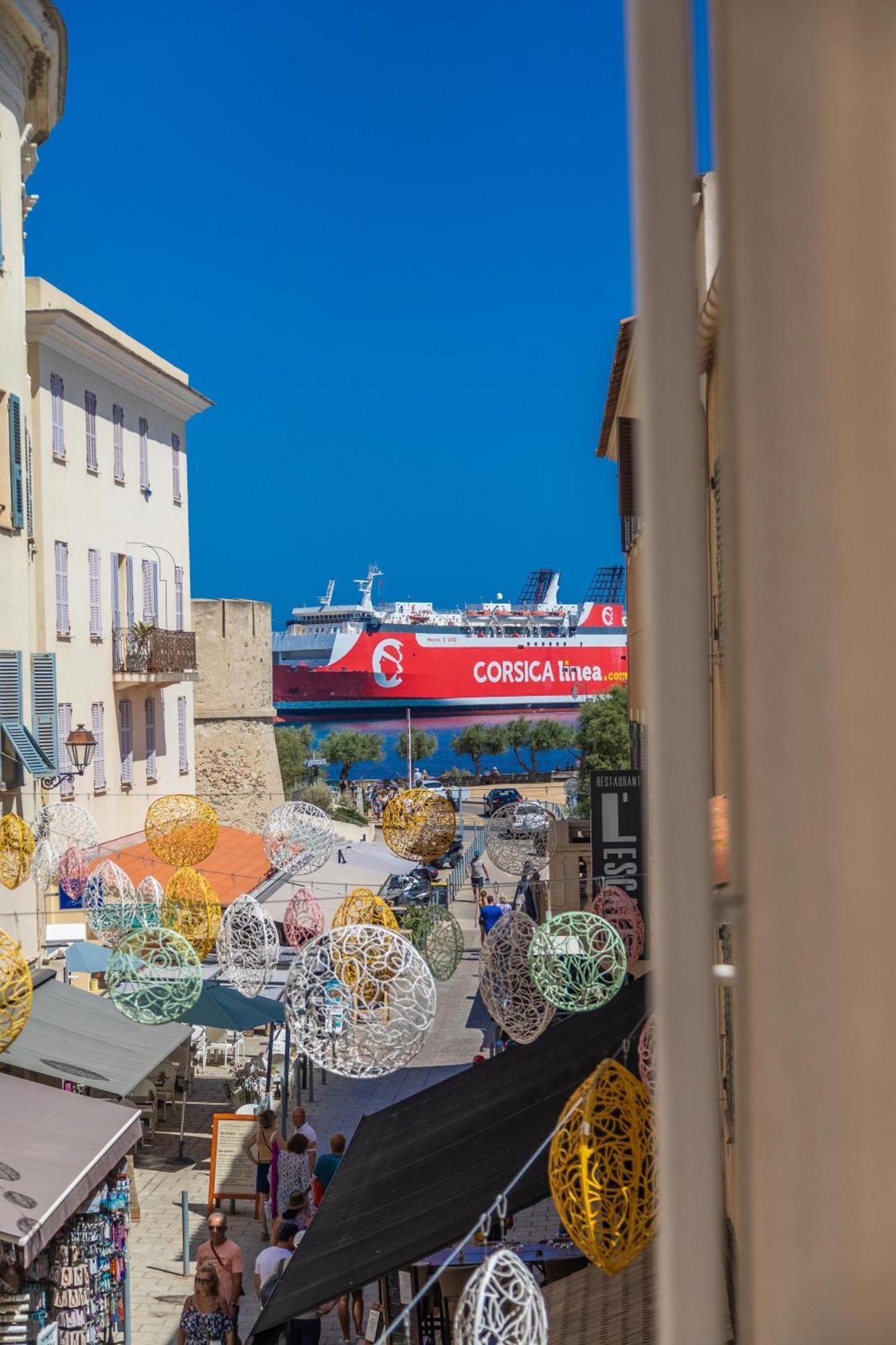 Double Room "Côté sud city view"