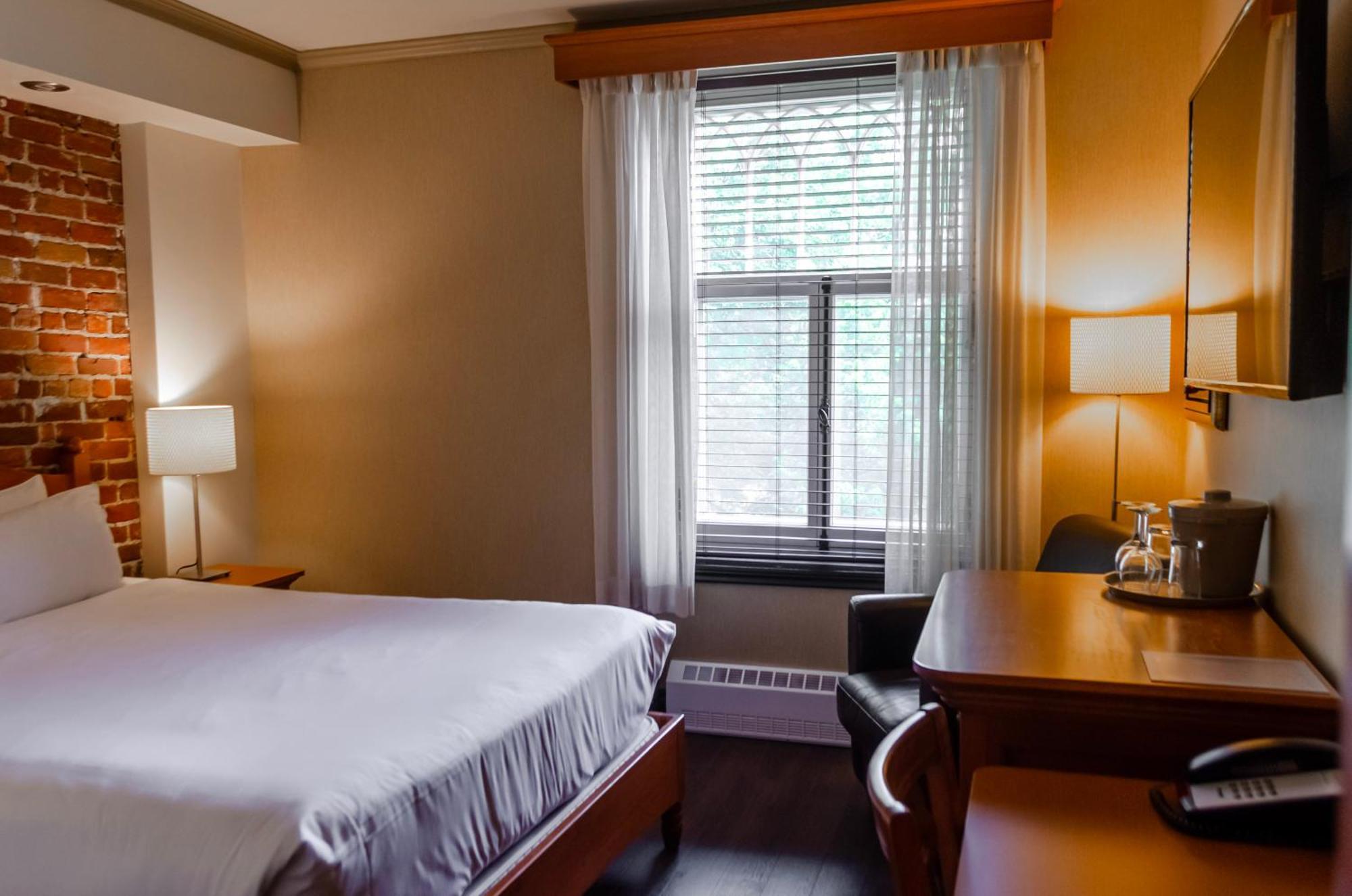 Superior Queen Room