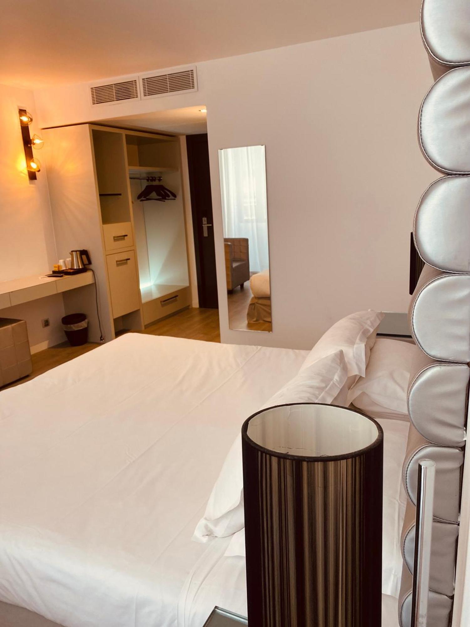 Privilege Room City View