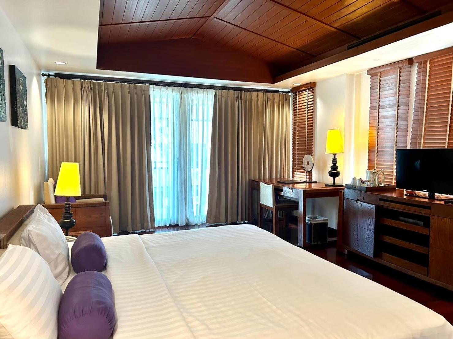 Deluxe Double or Twin Room