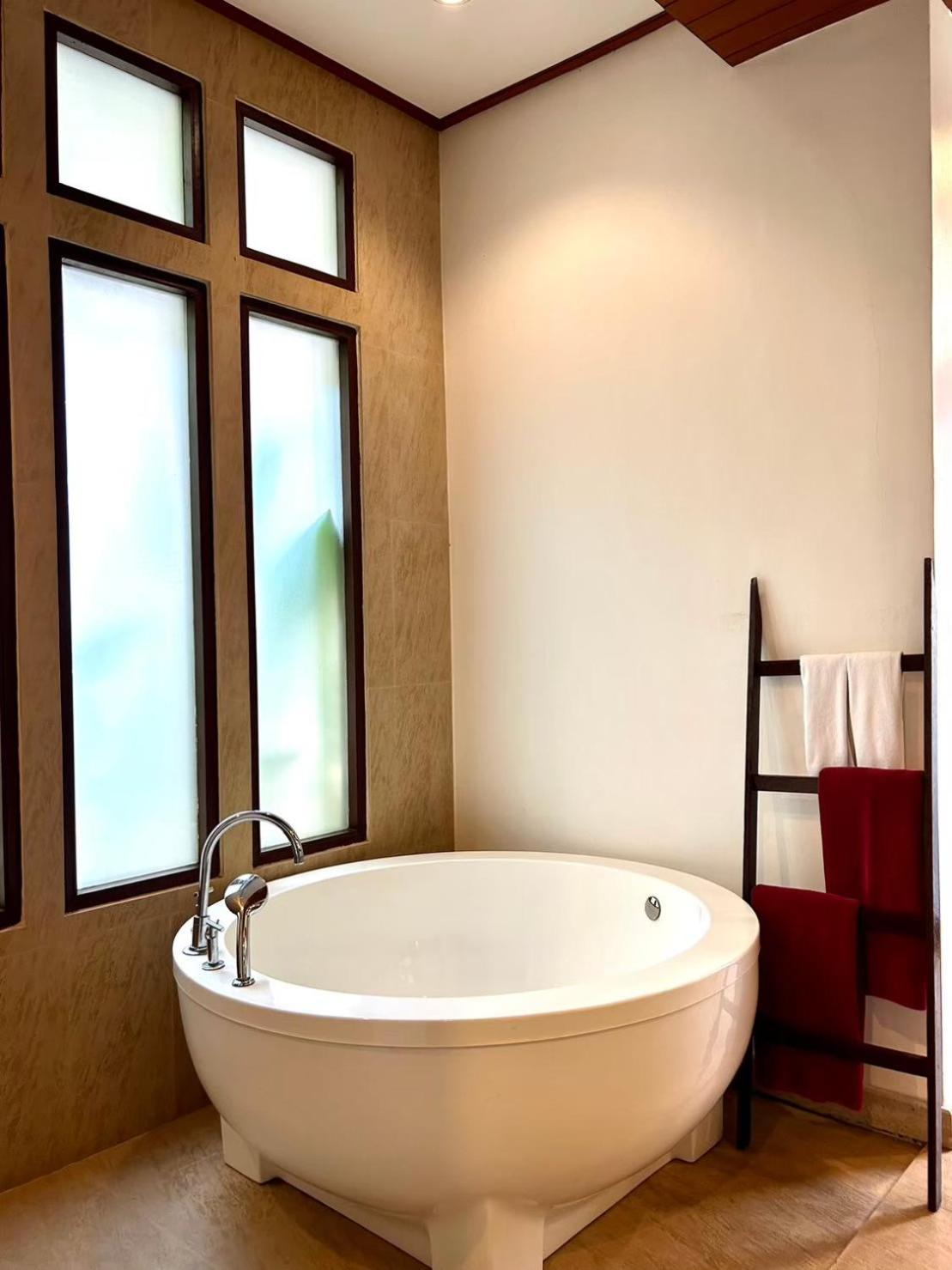 Villa Spa Bath