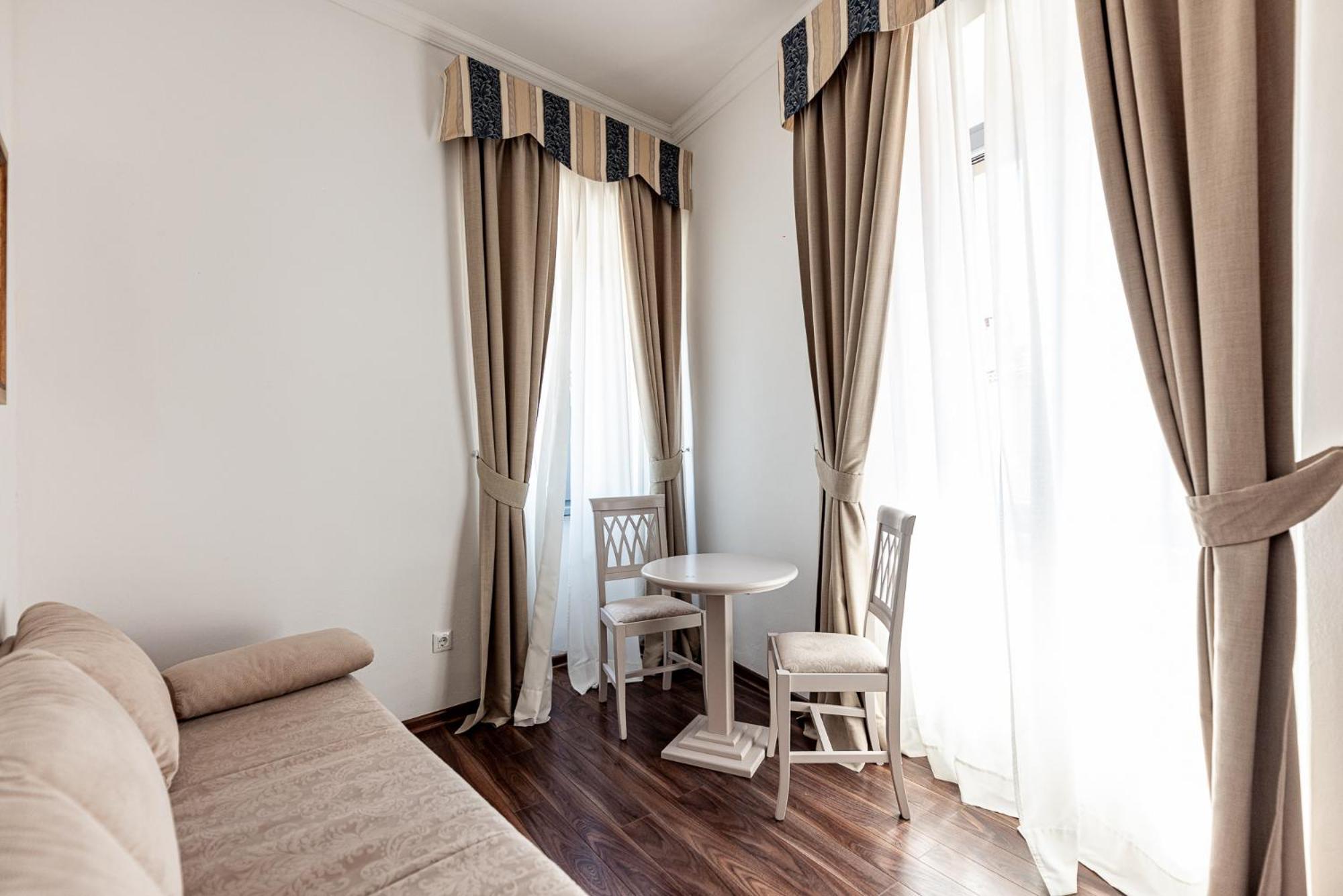 One-Bedroom Suite,1607219142:JPEG