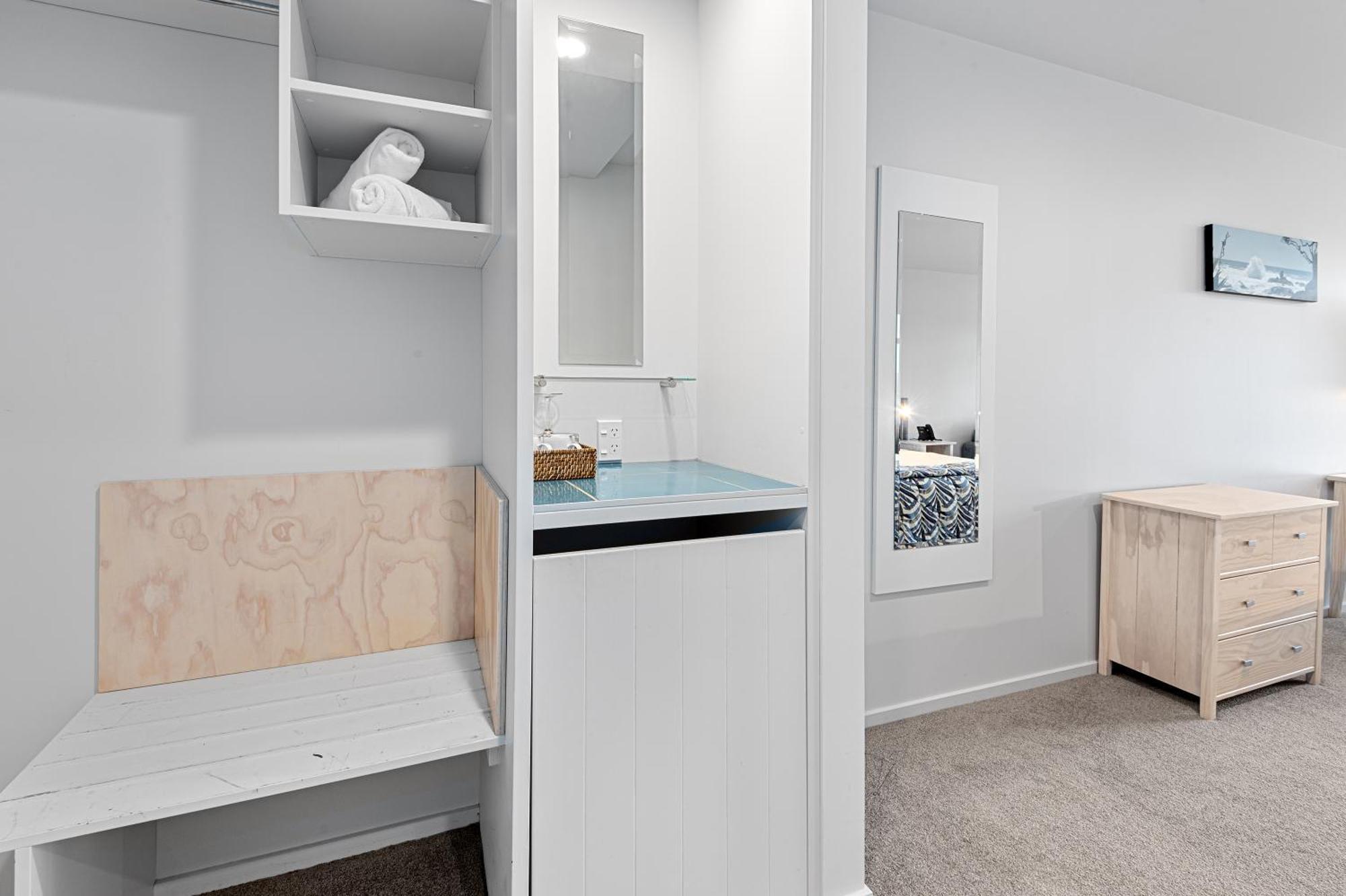 King Room - Mobility Accessible/Non-Smoking