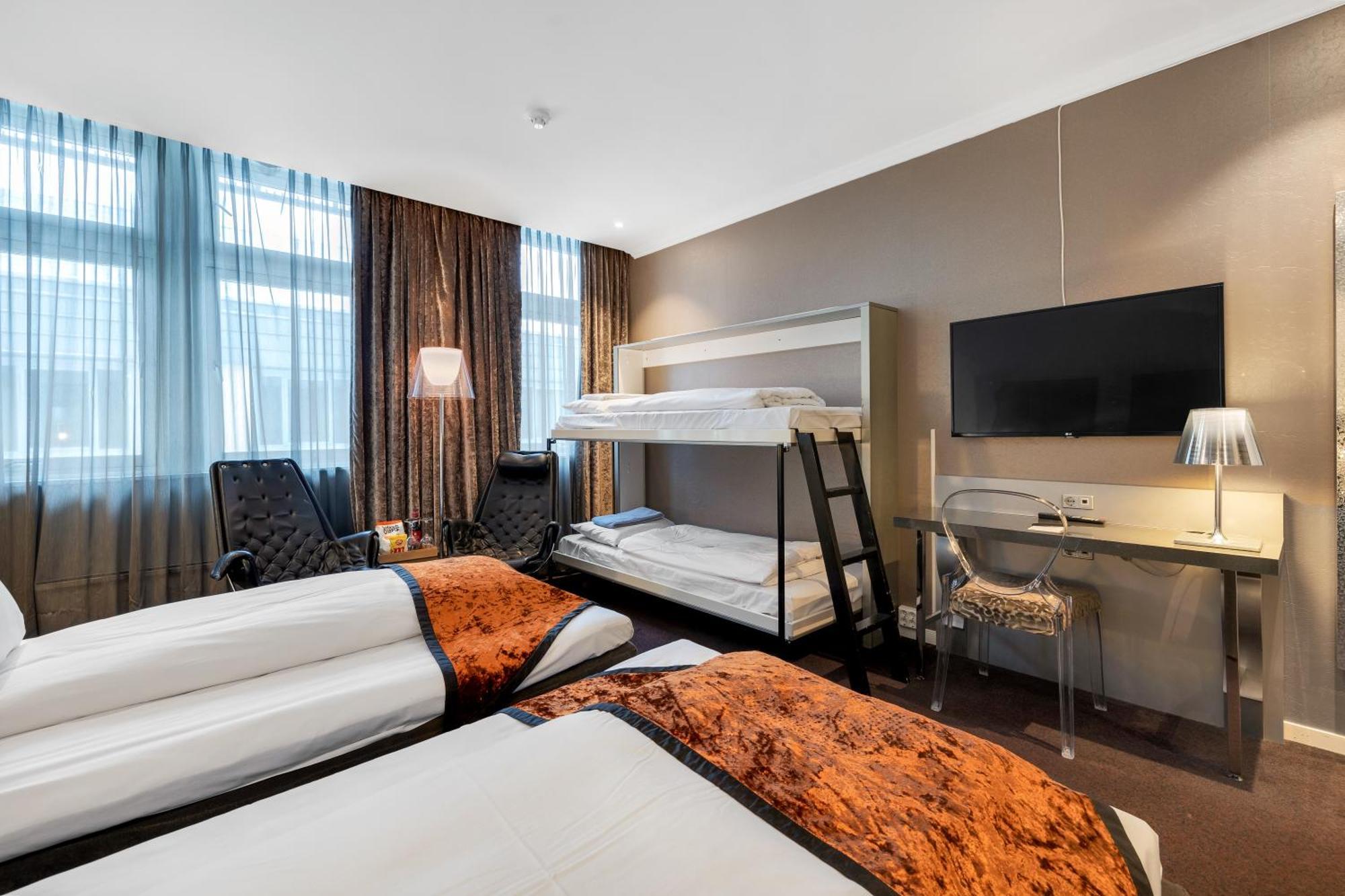 Family Room,1608789794:JPEG