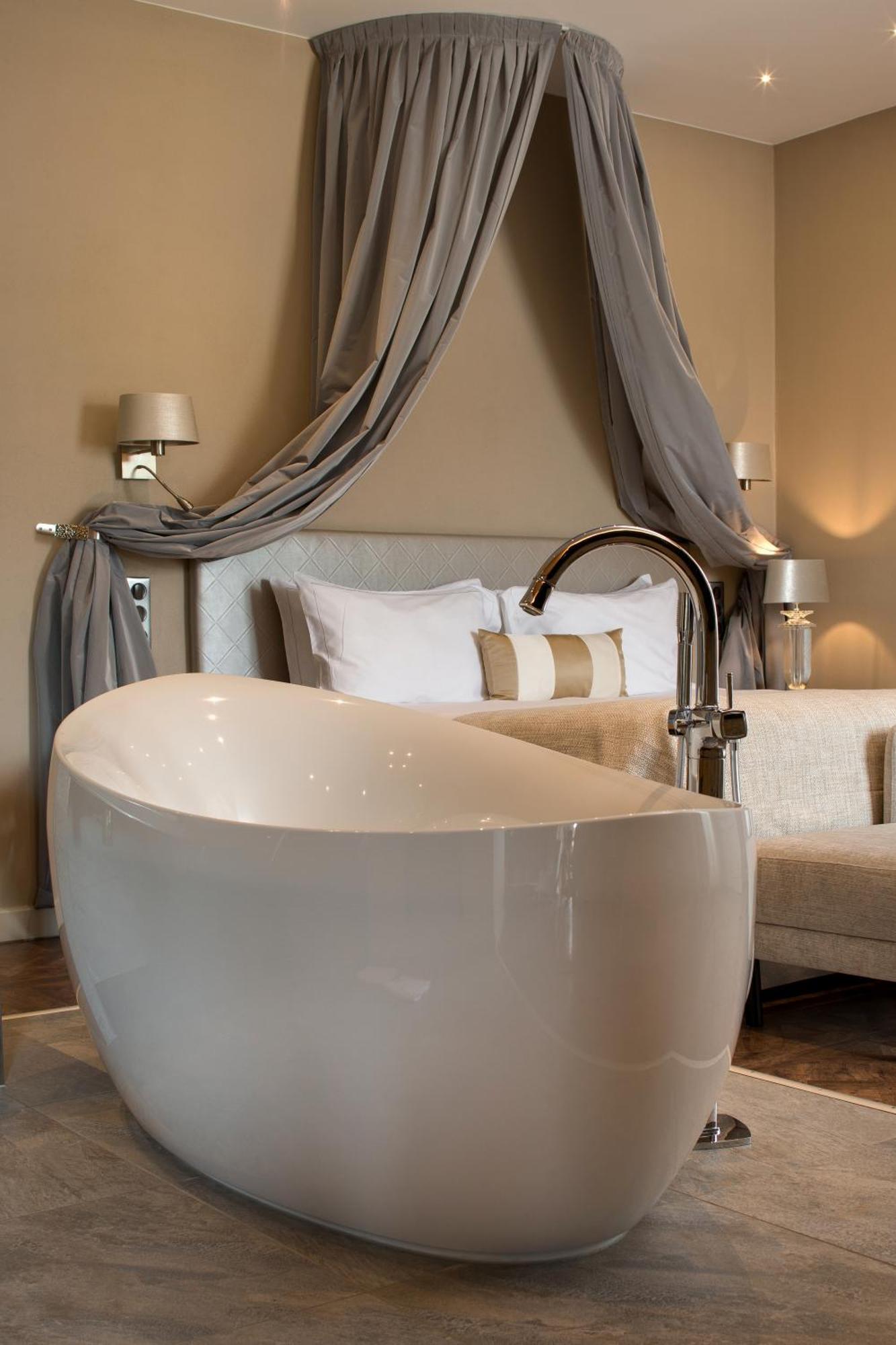 Top Suite with Balcony,1608803498:JPEG