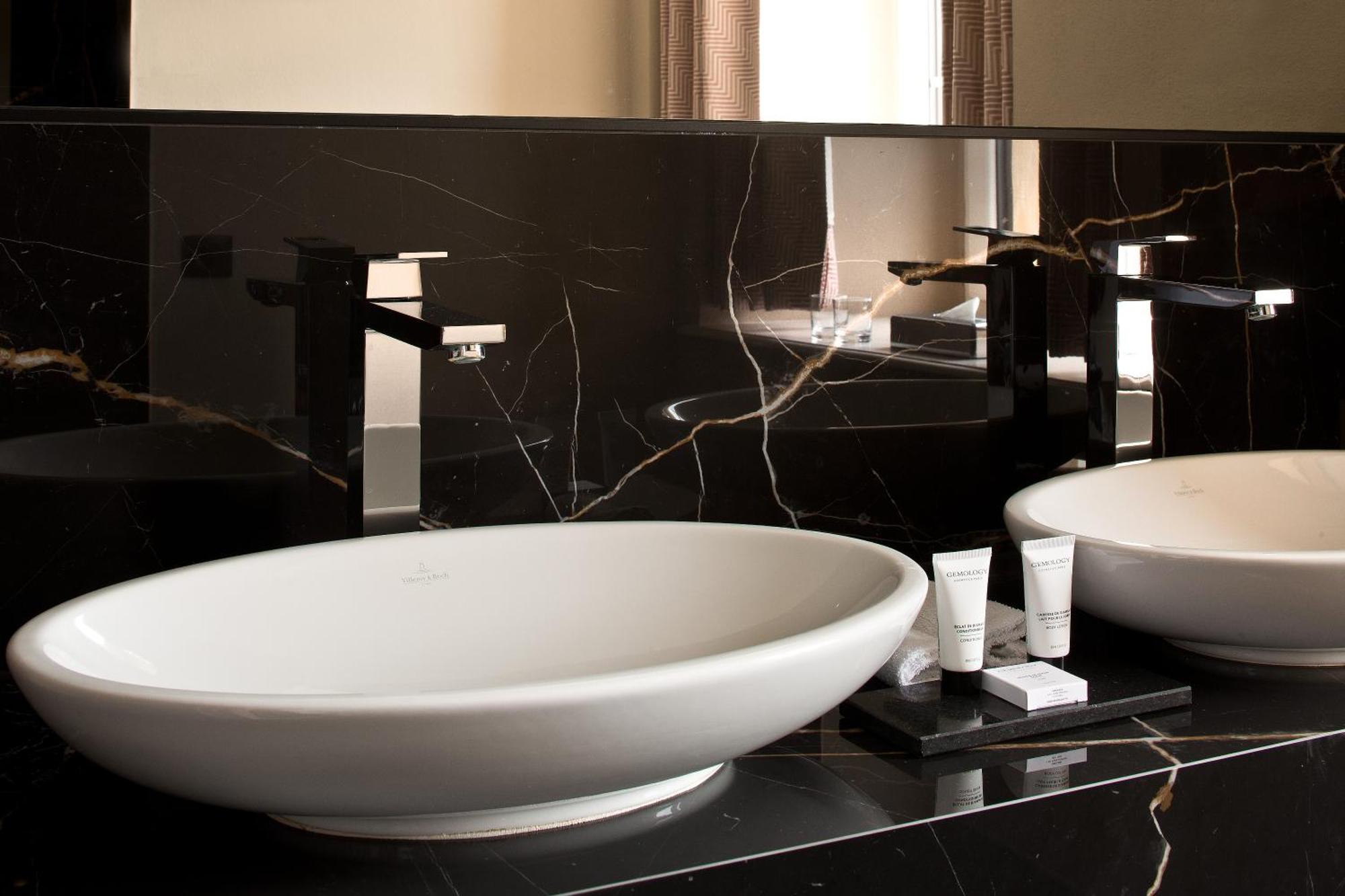 Suite Valerie,1608803565:JPEG