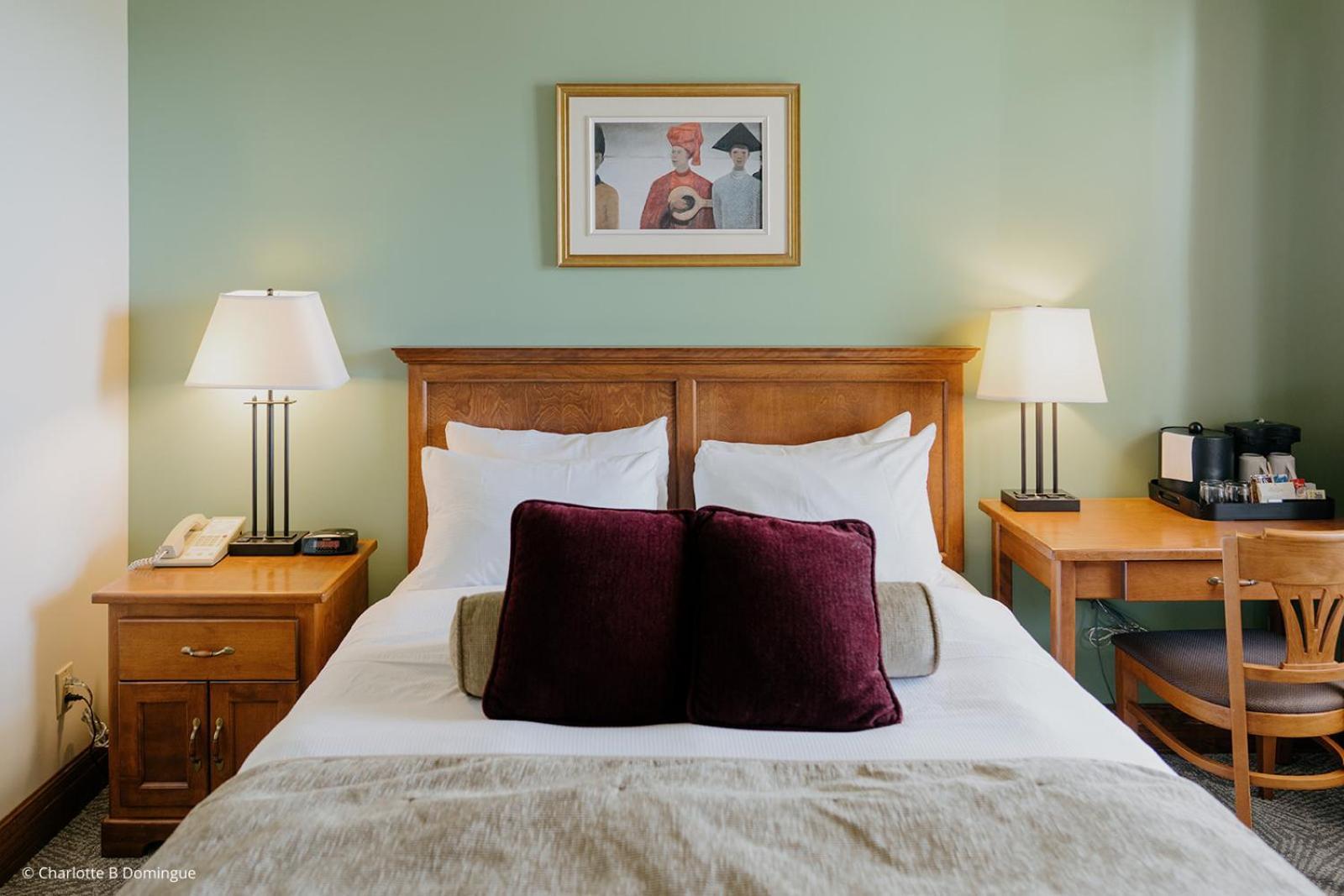 Standard Queen Room
