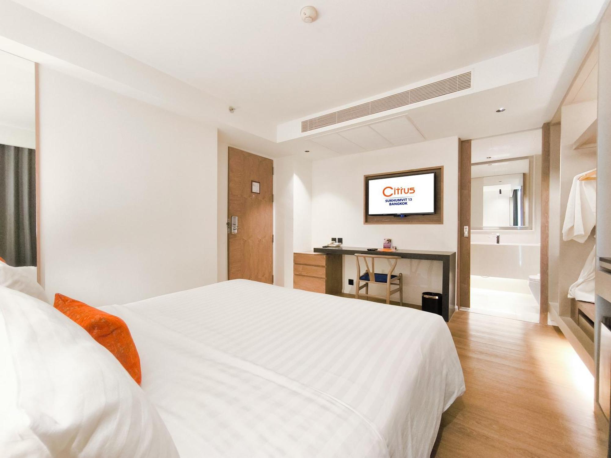 Premier Corner Room