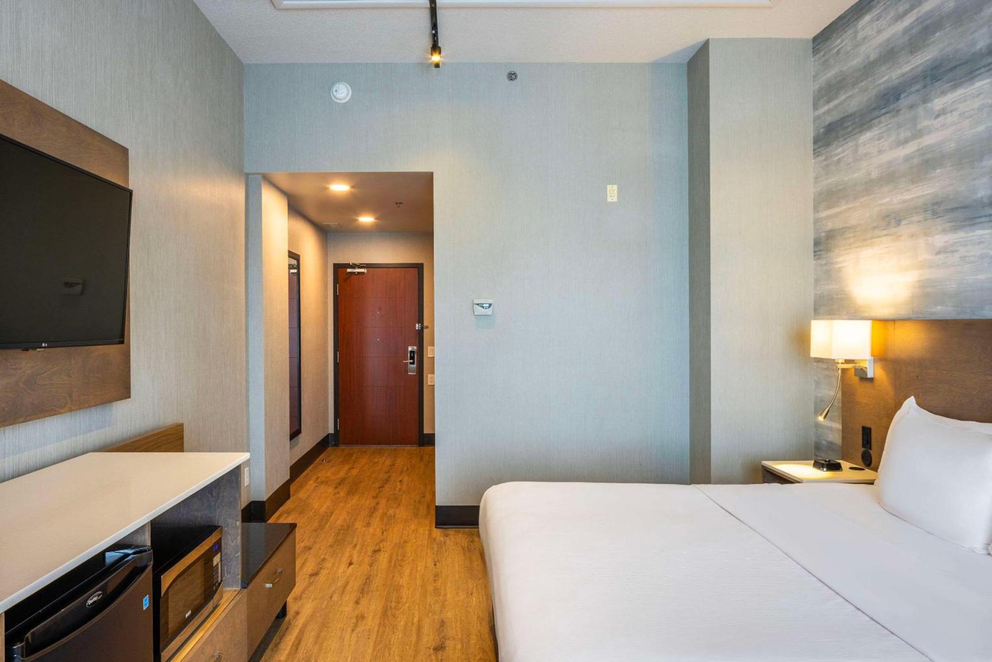 Chambre Lit King-Size - Accessible aux Personnes à Mobilité Réduite