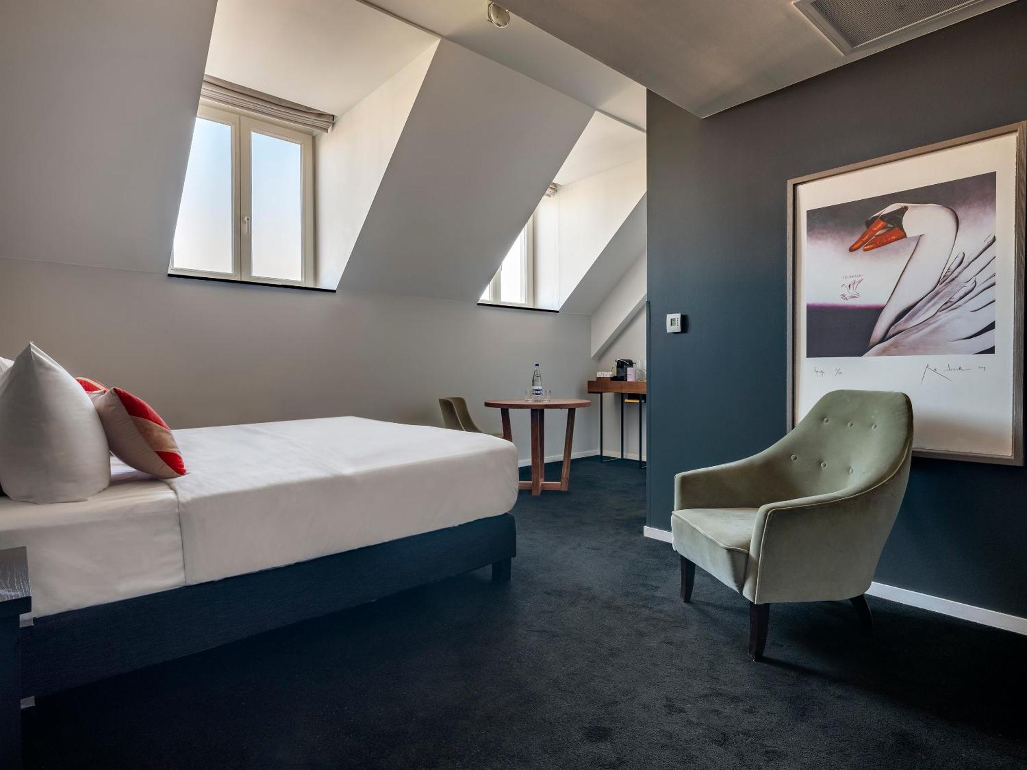 Large Room Accessible